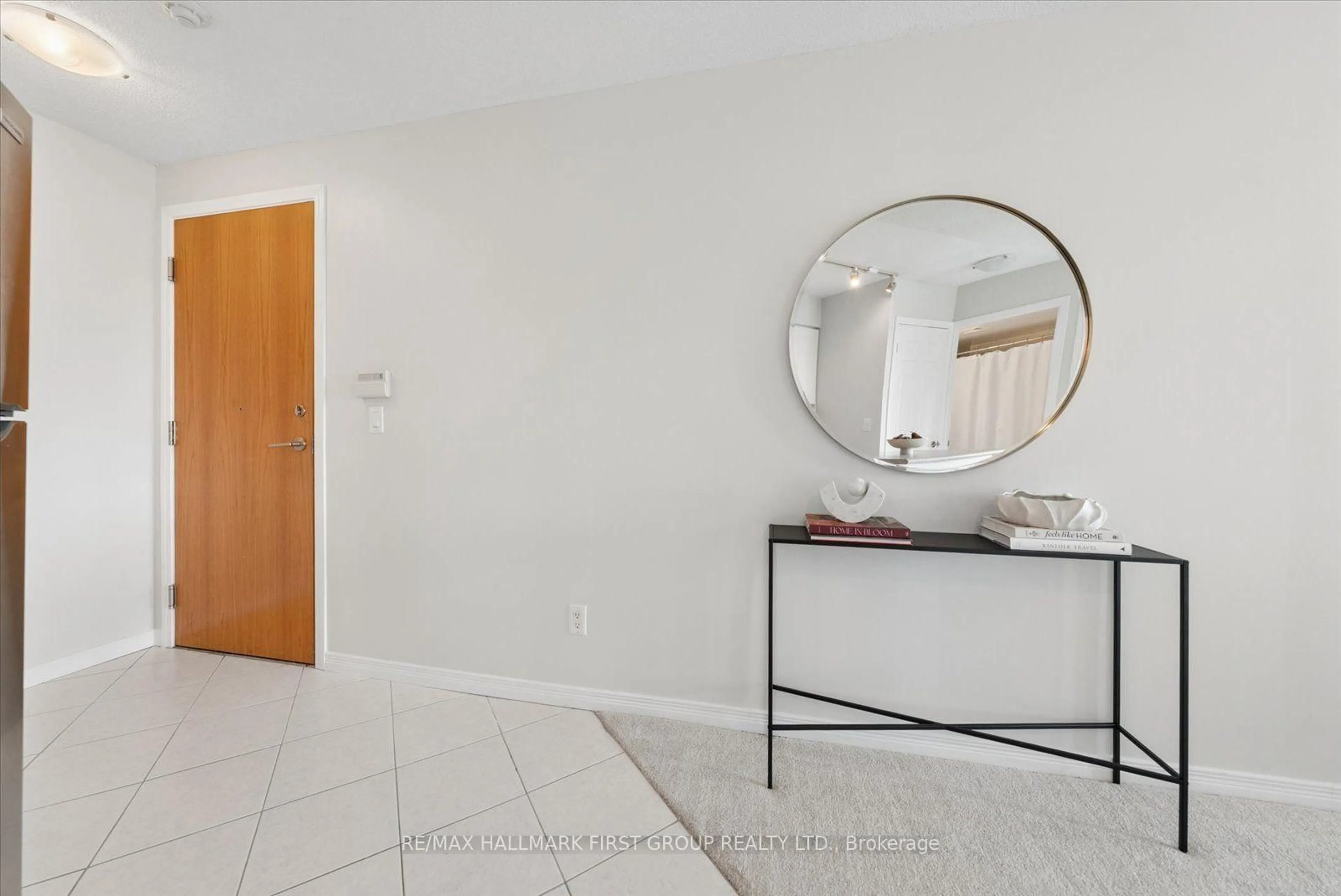 Indoor entryway for 340 Watson St #312, Whitby Ontario L1N 9G2