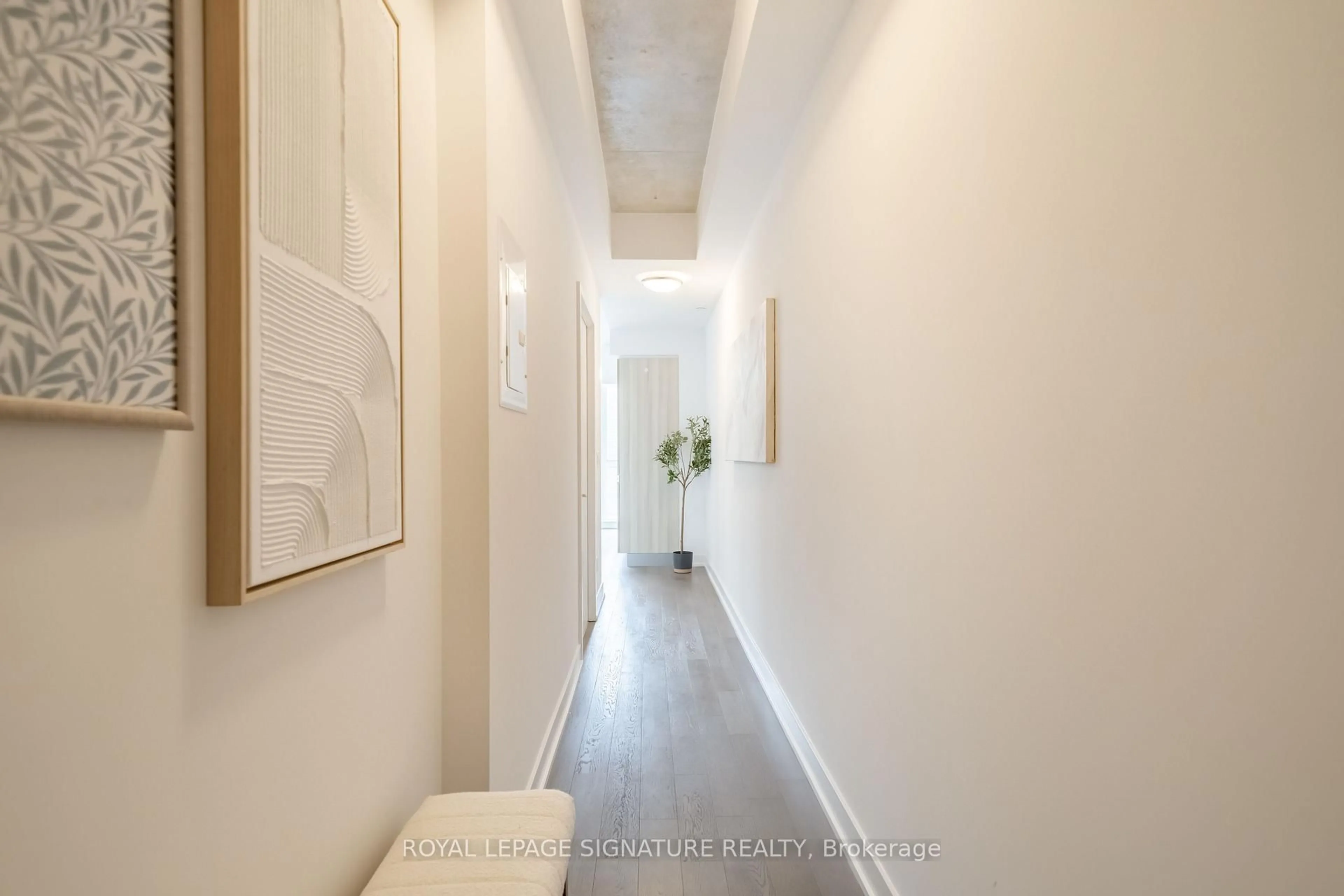 Indoor foyer for 1190 Dundas St #406, Toronto Ontario M4M 0C5