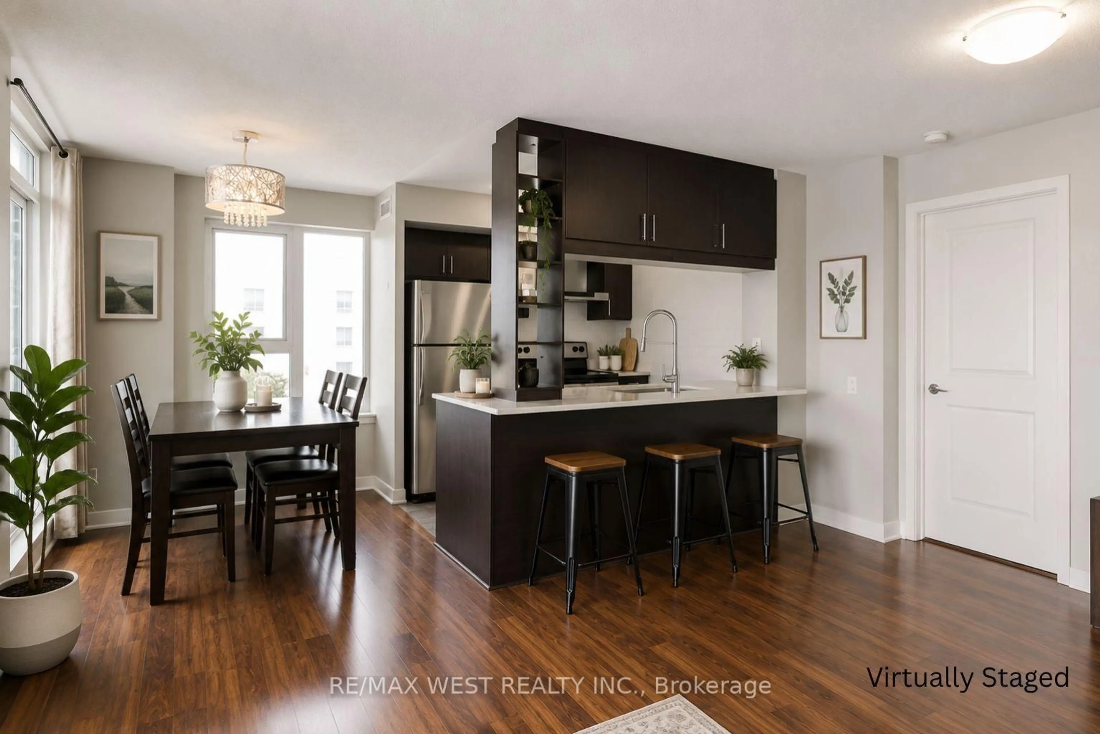 Open concept kitchen, wood/laminate floor for 25 Town Centre Crt #2910, Toronto Ontario M1P 0B4