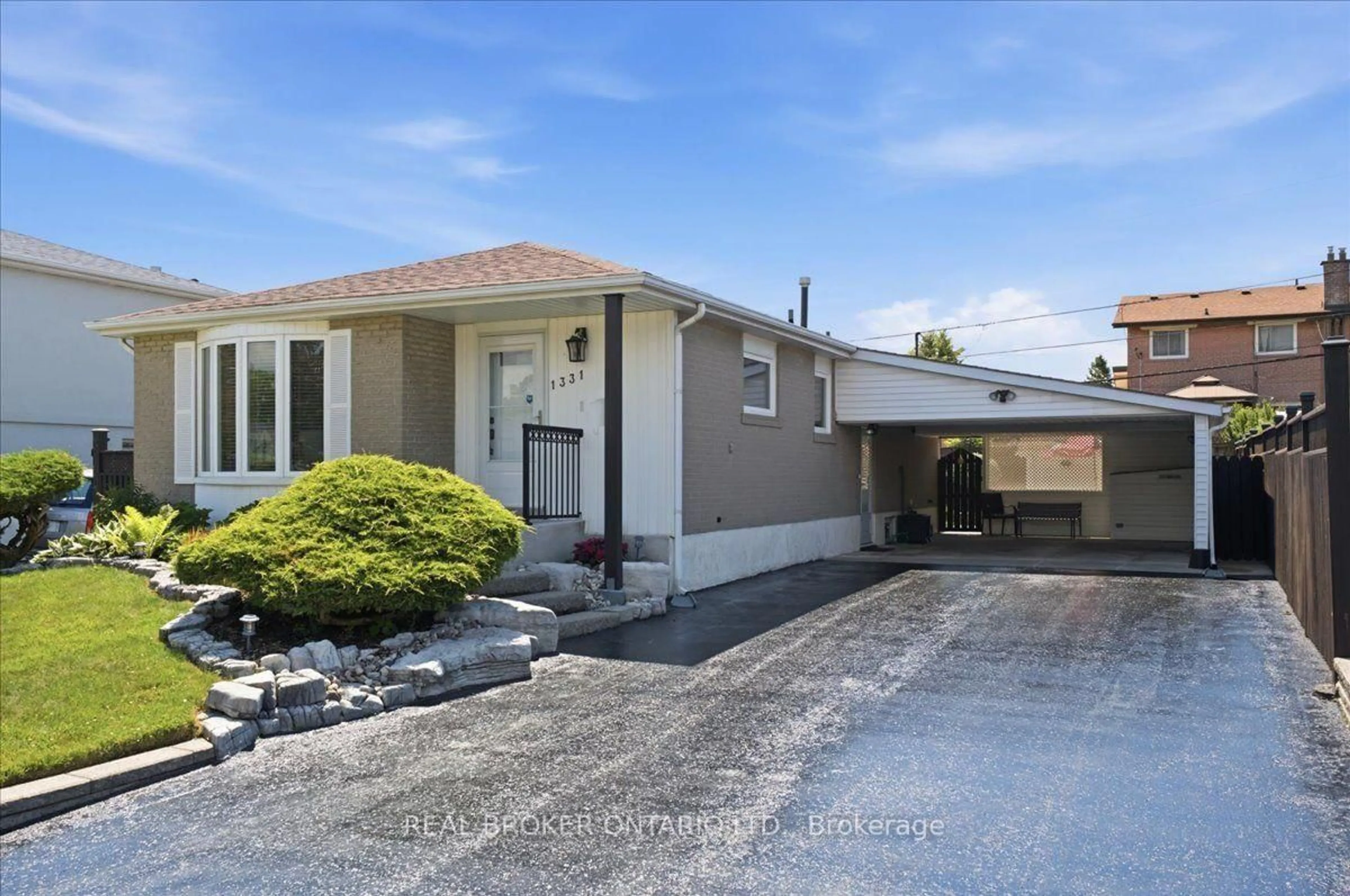 Home with vinyl exterior material, street for 1331 Tatra Dr, Pickering Ontario L1W 1K5