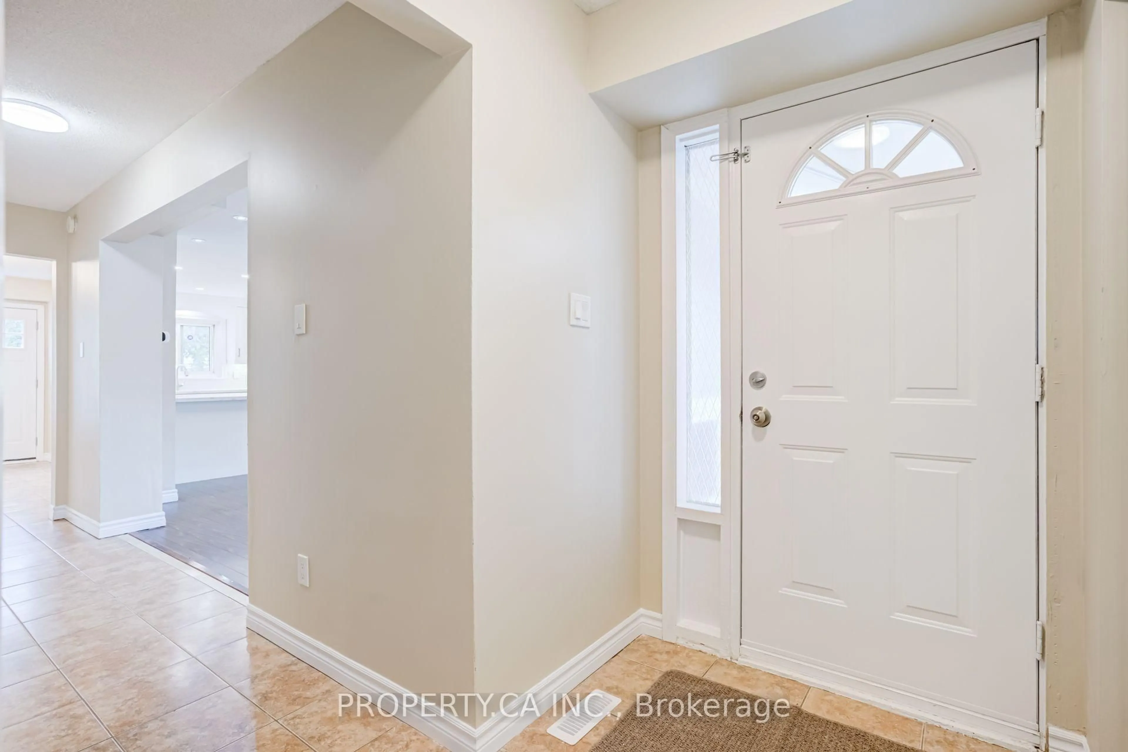 Indoor entryway for 49 Whiteleas Ave, Toronto Ontario M1B 1W8