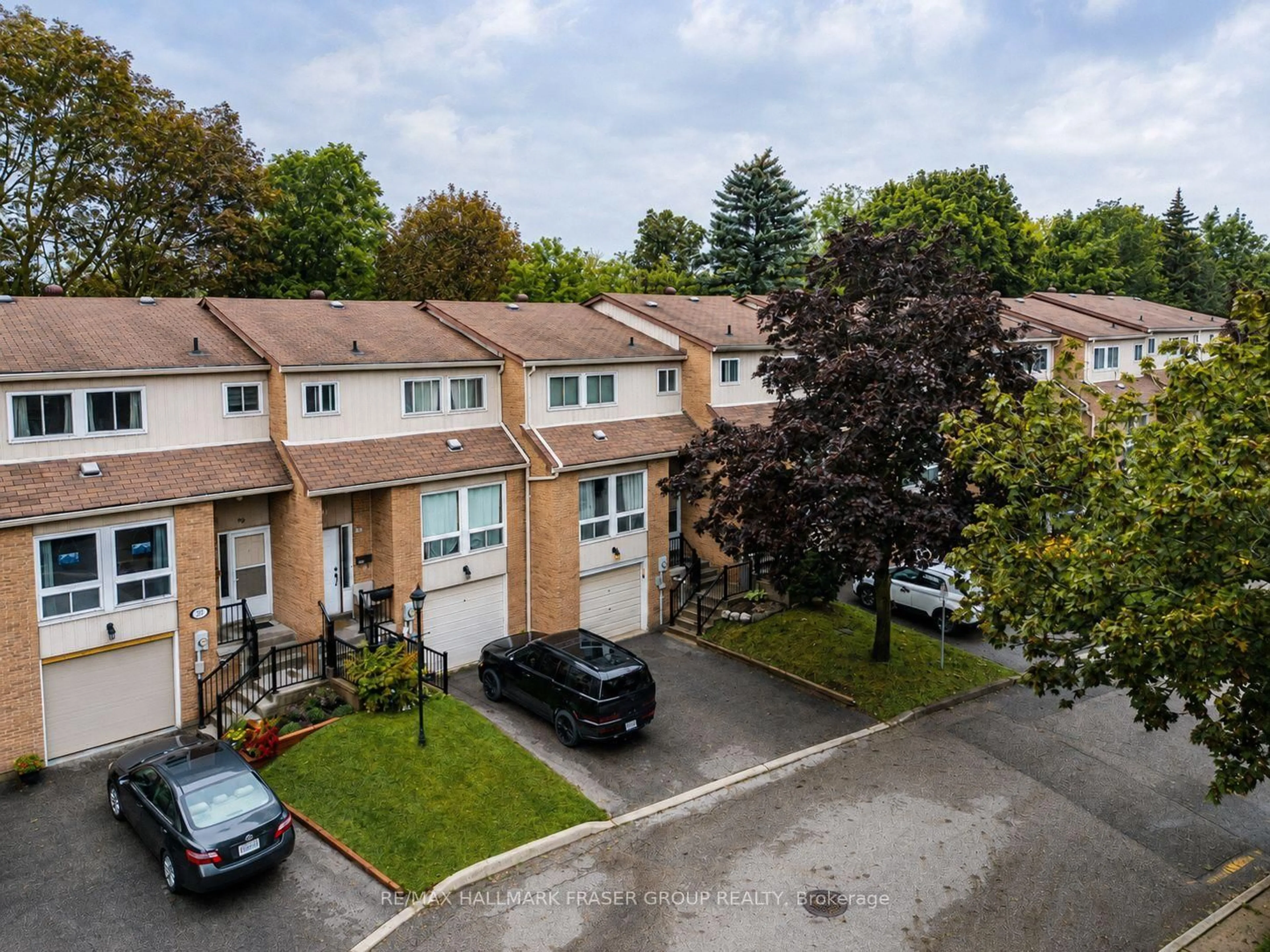 A pic from outside/outdoor area/front of a property/back of a property/a pic from drone, street for 63 Willows Lane, Ajax Ontario L1S 6E7