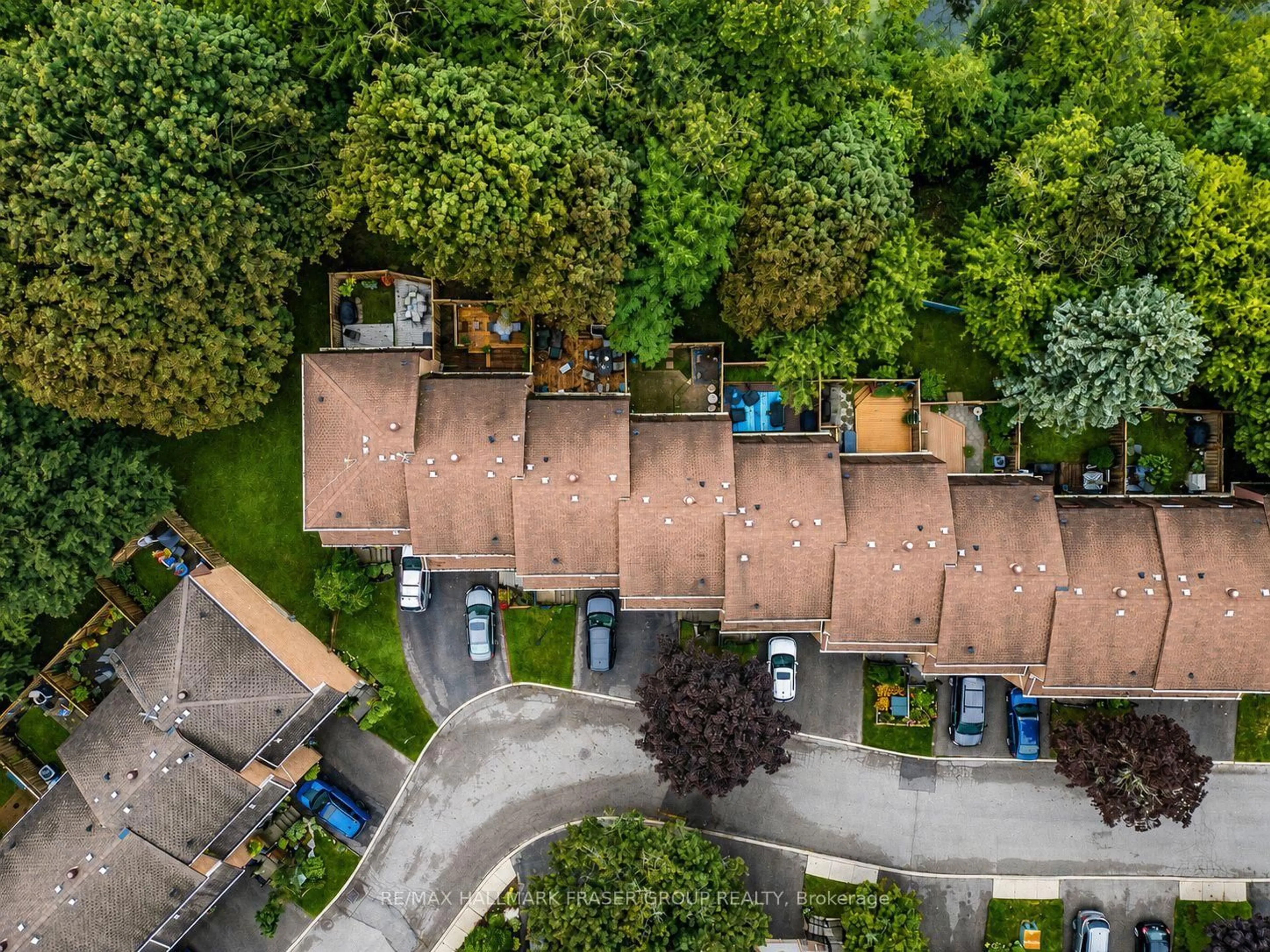 A pic from outside/outdoor area/front of a property/back of a property/a pic from drone, street for 63 Willows Lane, Ajax Ontario L1S 6E7