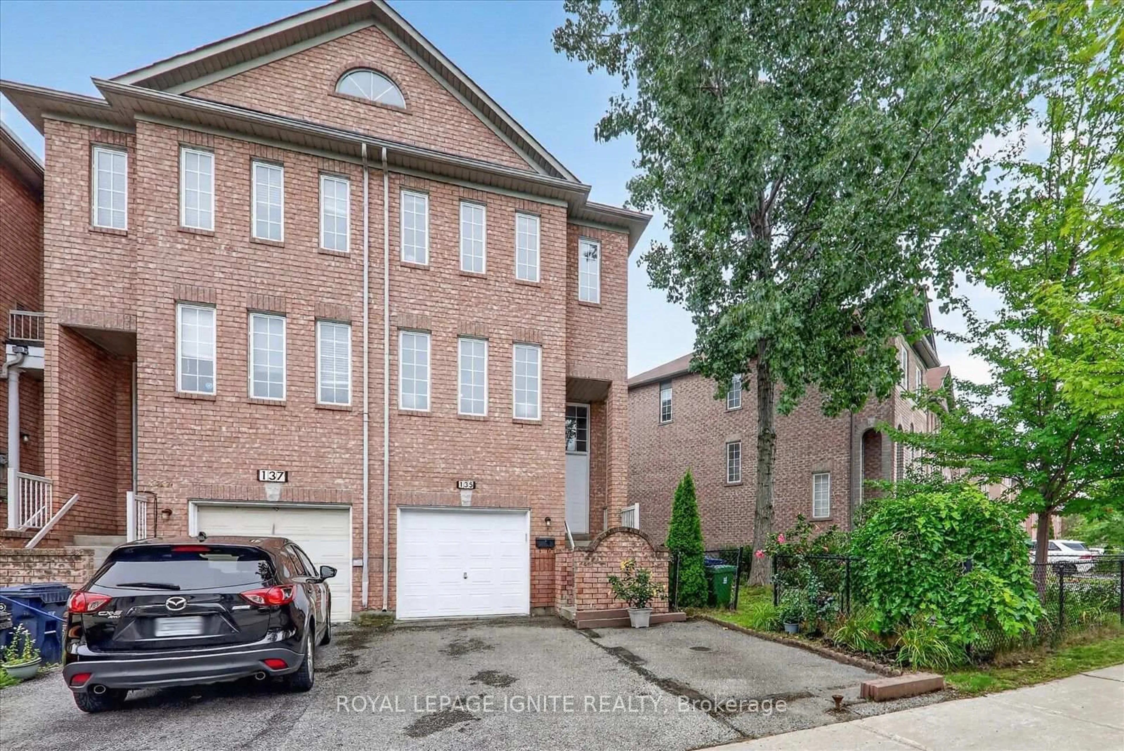 Home with brick exterior material, street for 135 Conn Smythe Dr, Toronto Ontario M1J 3P6