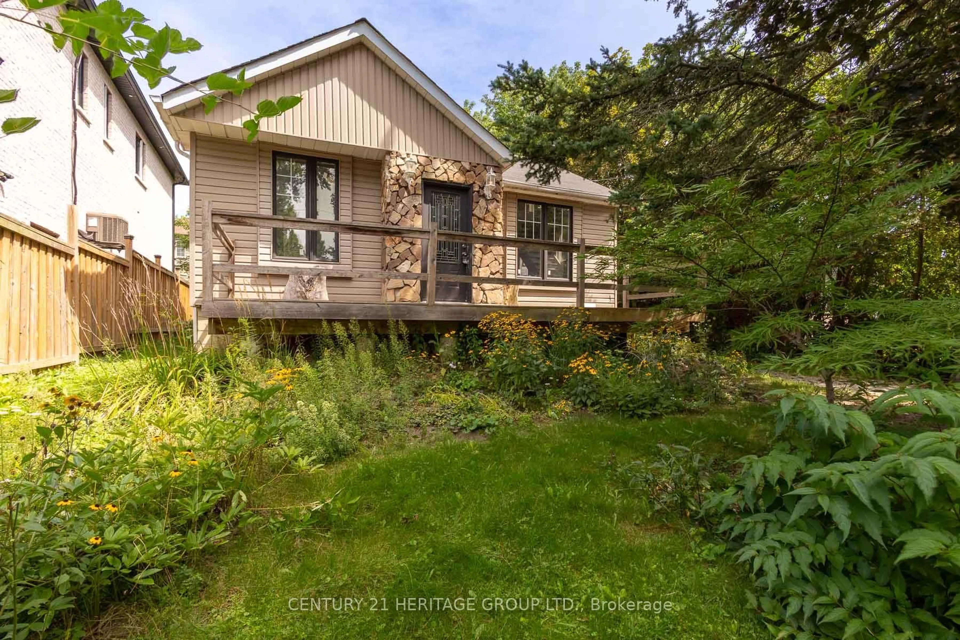 A pic from outside/outdoor area/front of a property/back of a property/a pic from drone, unknown for 97 Zaph Ave, Toronto Ontario M1C 1M9