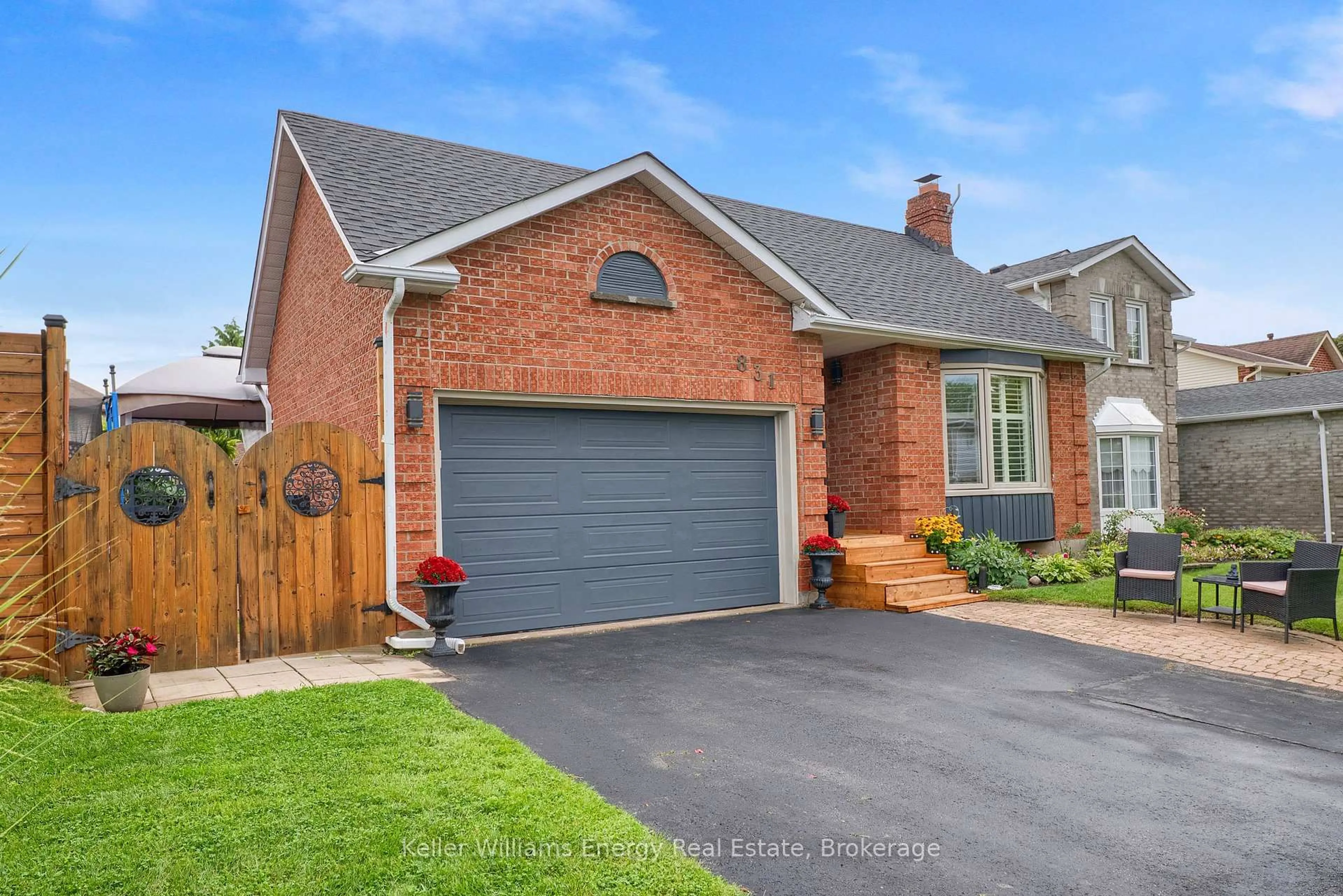 Home with brick exterior material, street for 831 Lavis St, Oshawa Ontario L1K 1W8