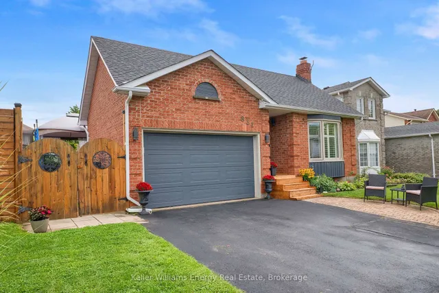 831 Lavis St, Oshawa 3