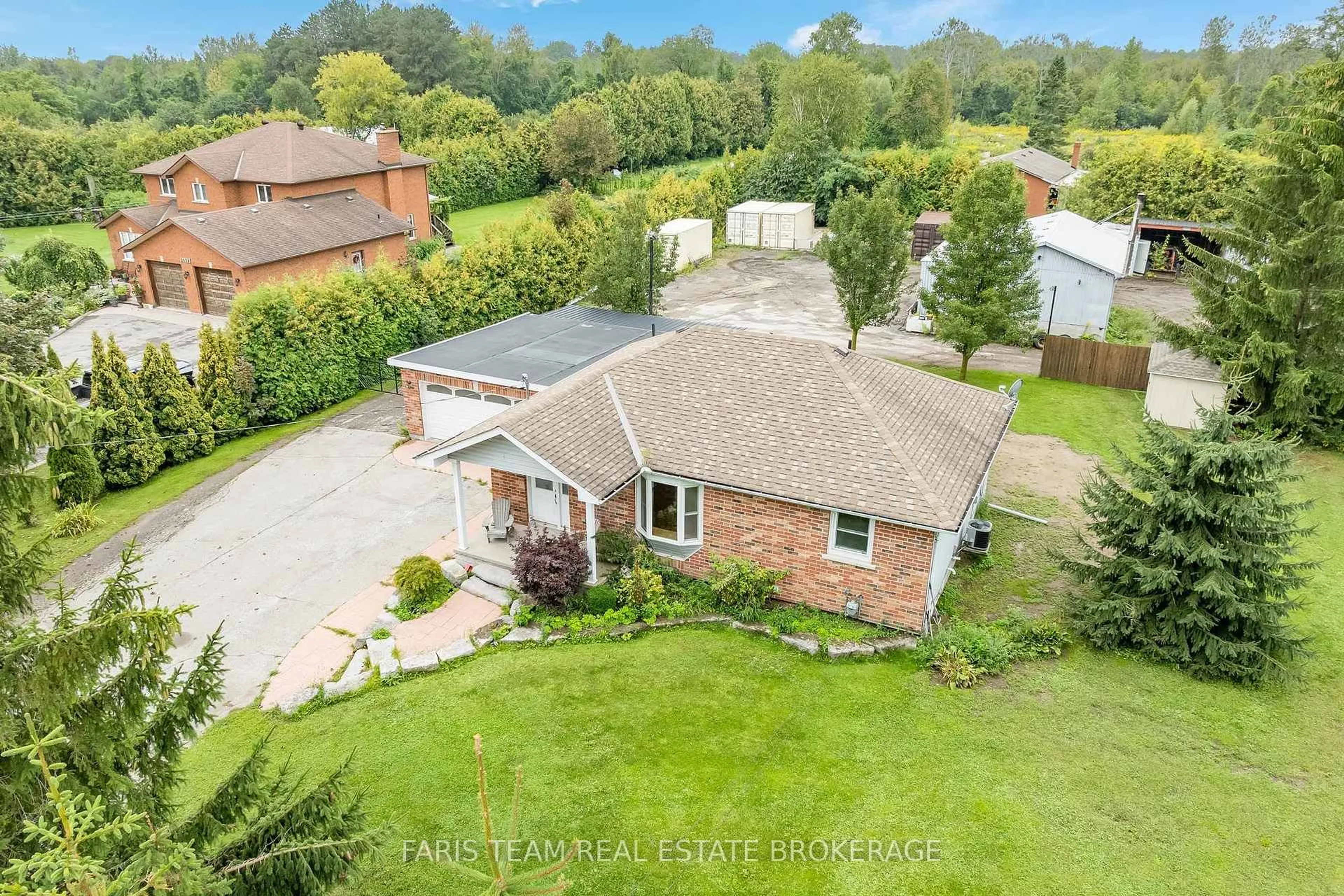 A pic from outside/outdoor area/front of a property/back of a property/a pic from drone, water/lake/river/ocean view for 2656 Rundle Rd, Clarington Ontario L1C 6Y1