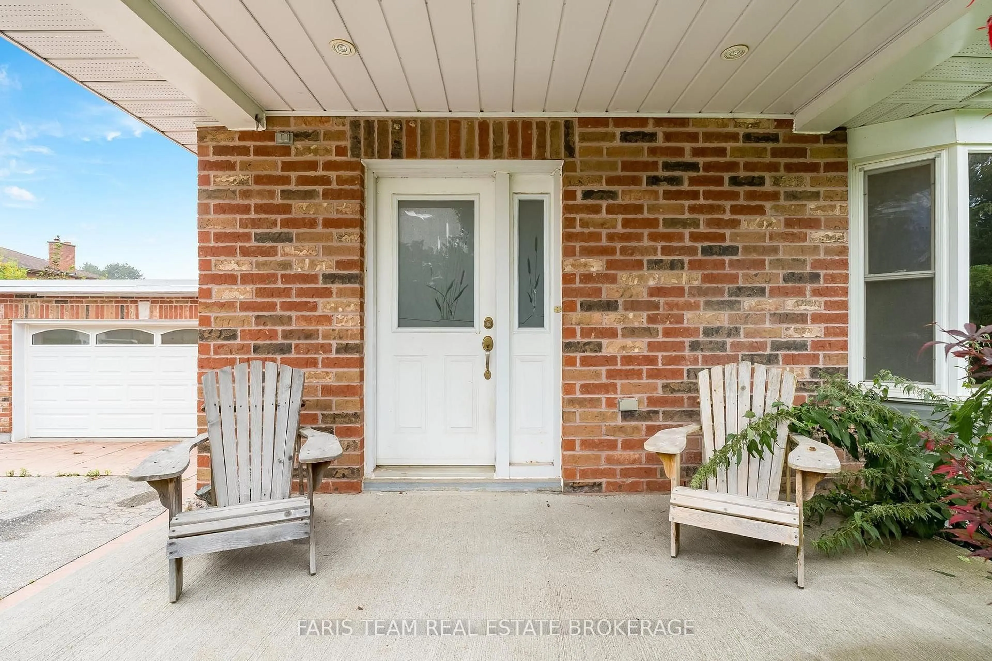 Home with brick exterior material, unknown for 2656 Rundle Rd, Clarington Ontario L1C 6Y1