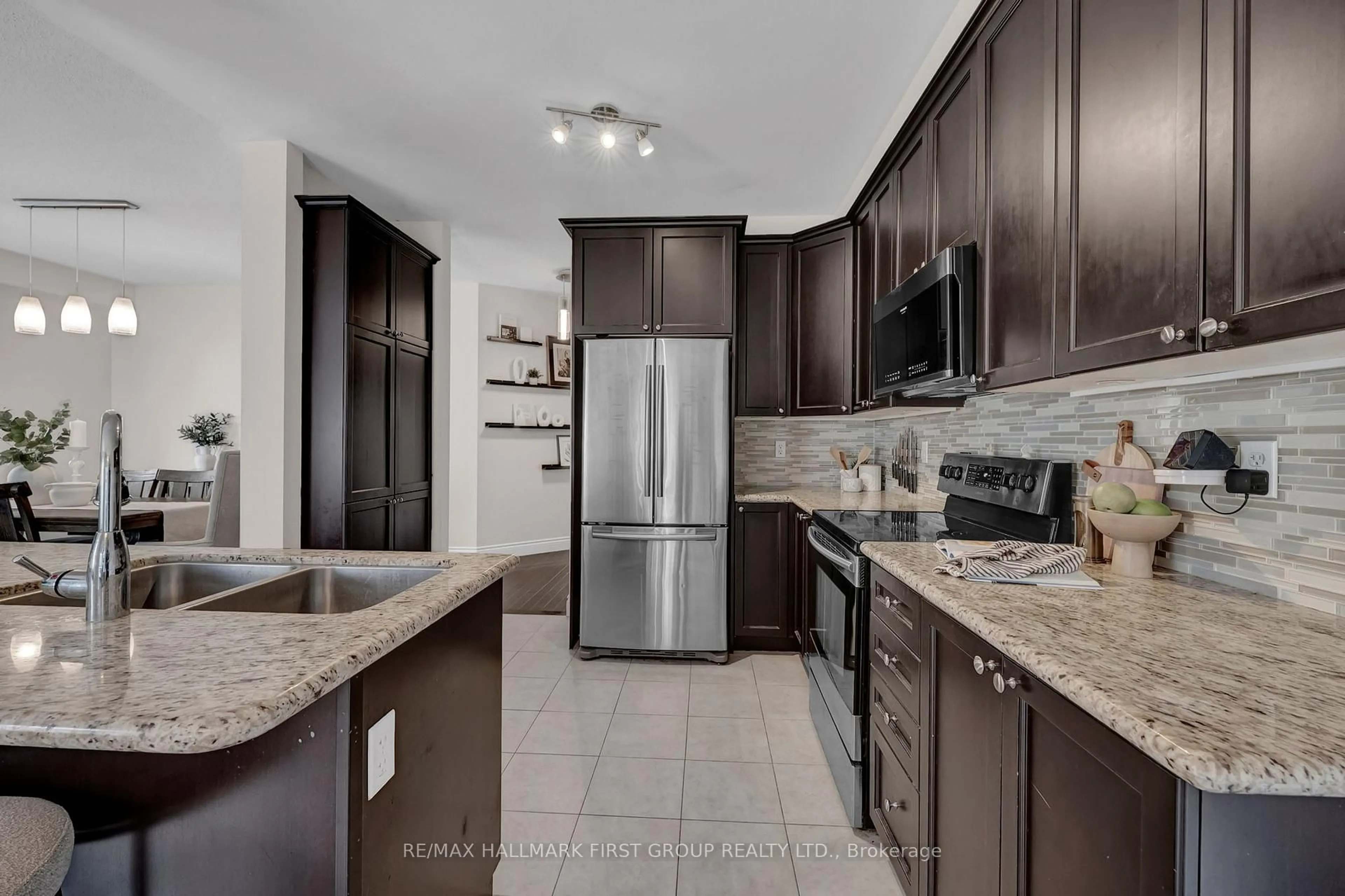 Unknown for 122 Buttonshaw St, Clarington Ontario L1C 0J7
