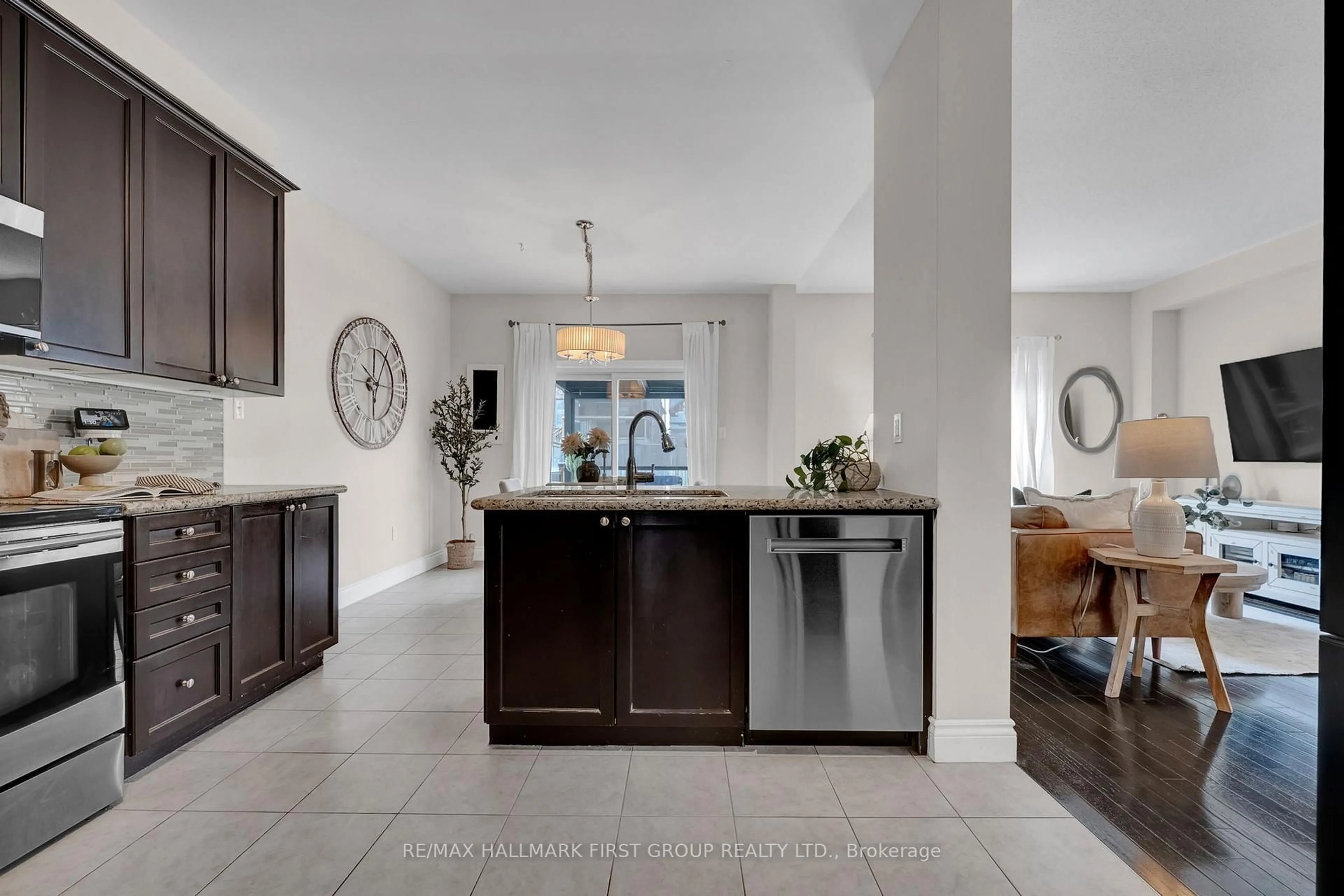 Open concept kitchen, ceramic/tile floor for 122 Buttonshaw St, Clarington Ontario L1C 0J7