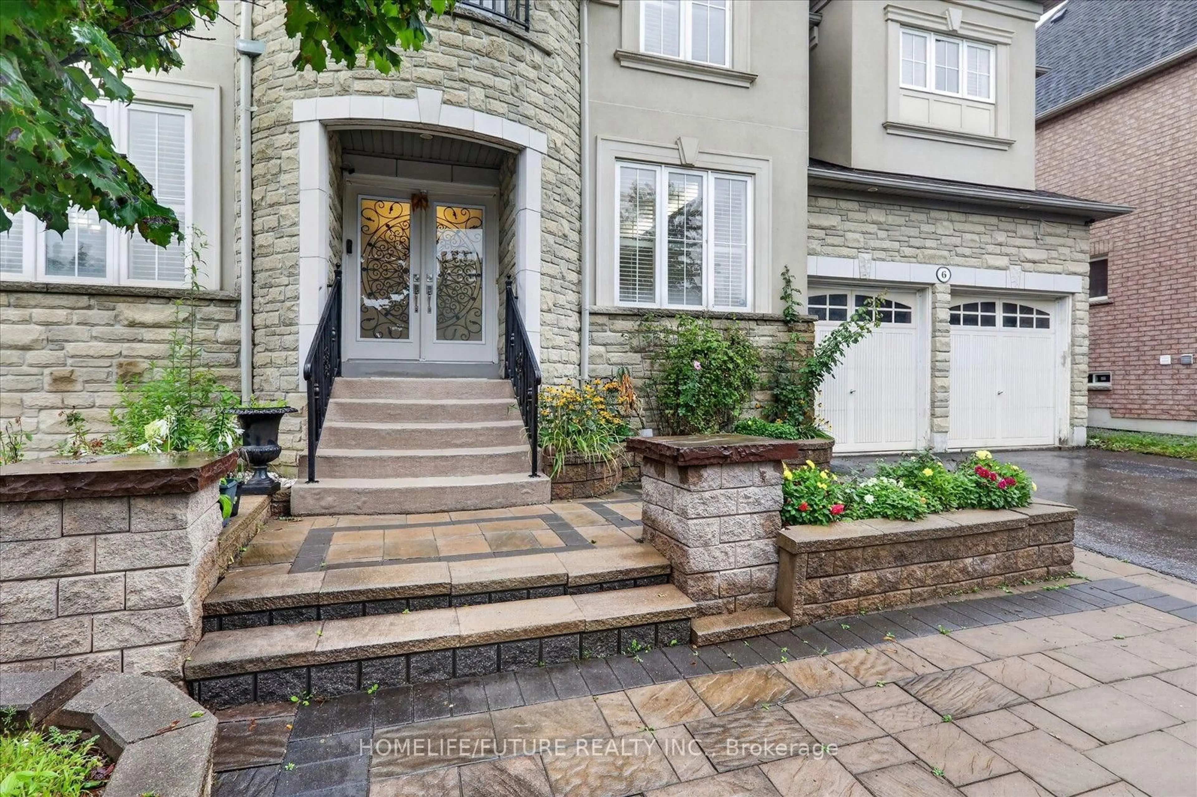 Unknown for 6 Dolby Cres, Ajax Ontario L1Z 0E1