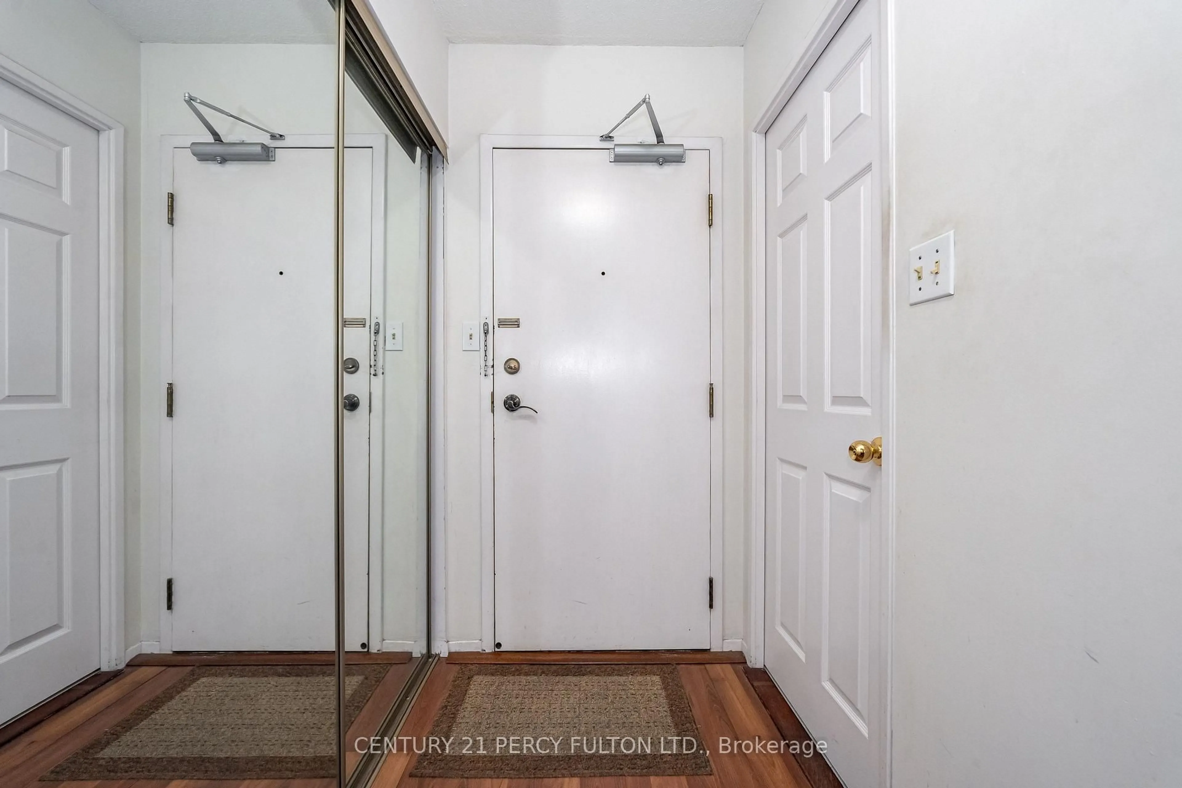 Indoor entryway for 30 Thunder Grve #1008, Toronto Ontario M1V 4A3