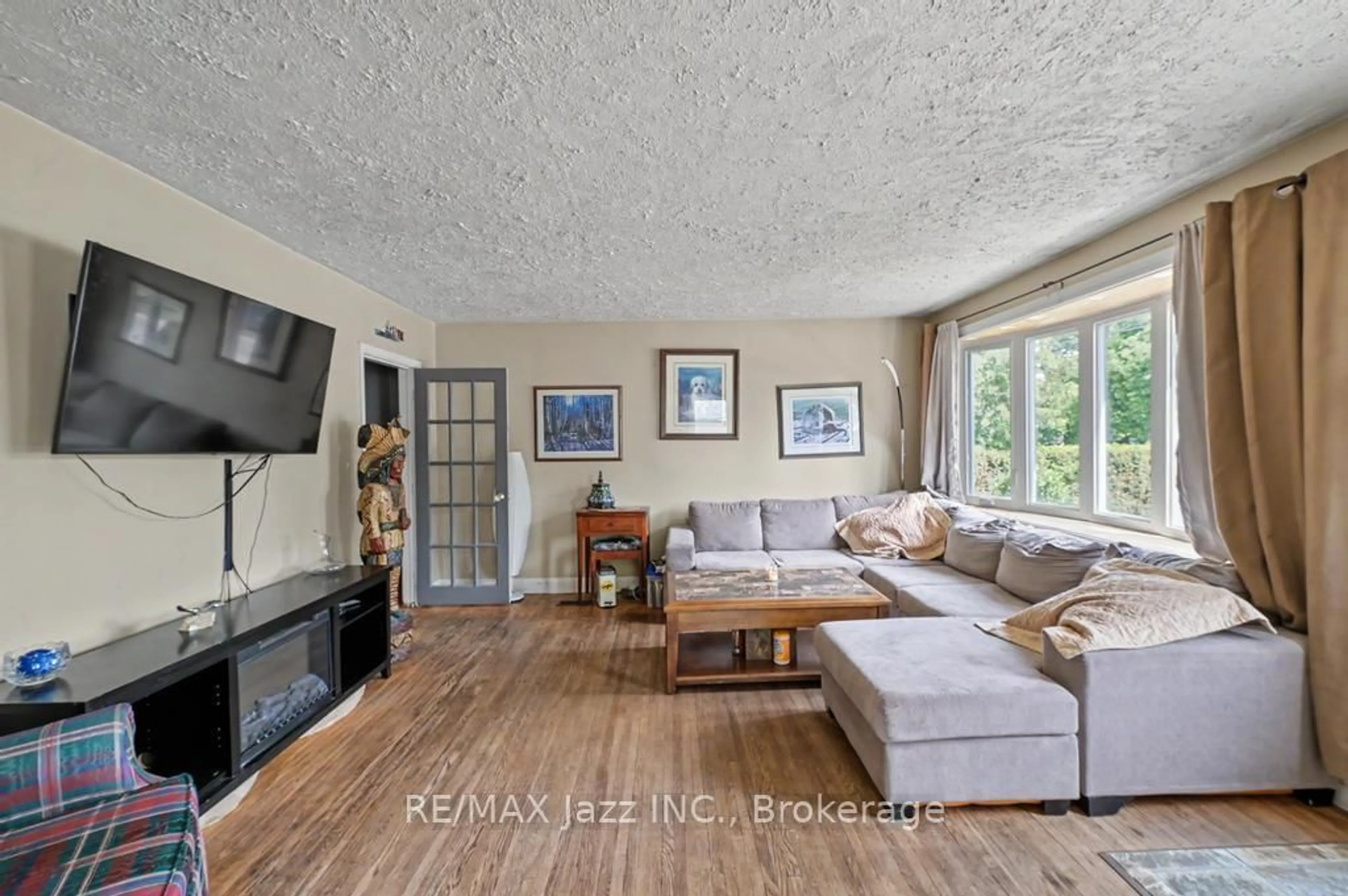 Living room with furniture, unknown for 14360 Old Scugog Rd, Scugog Ontario L0B 1B0