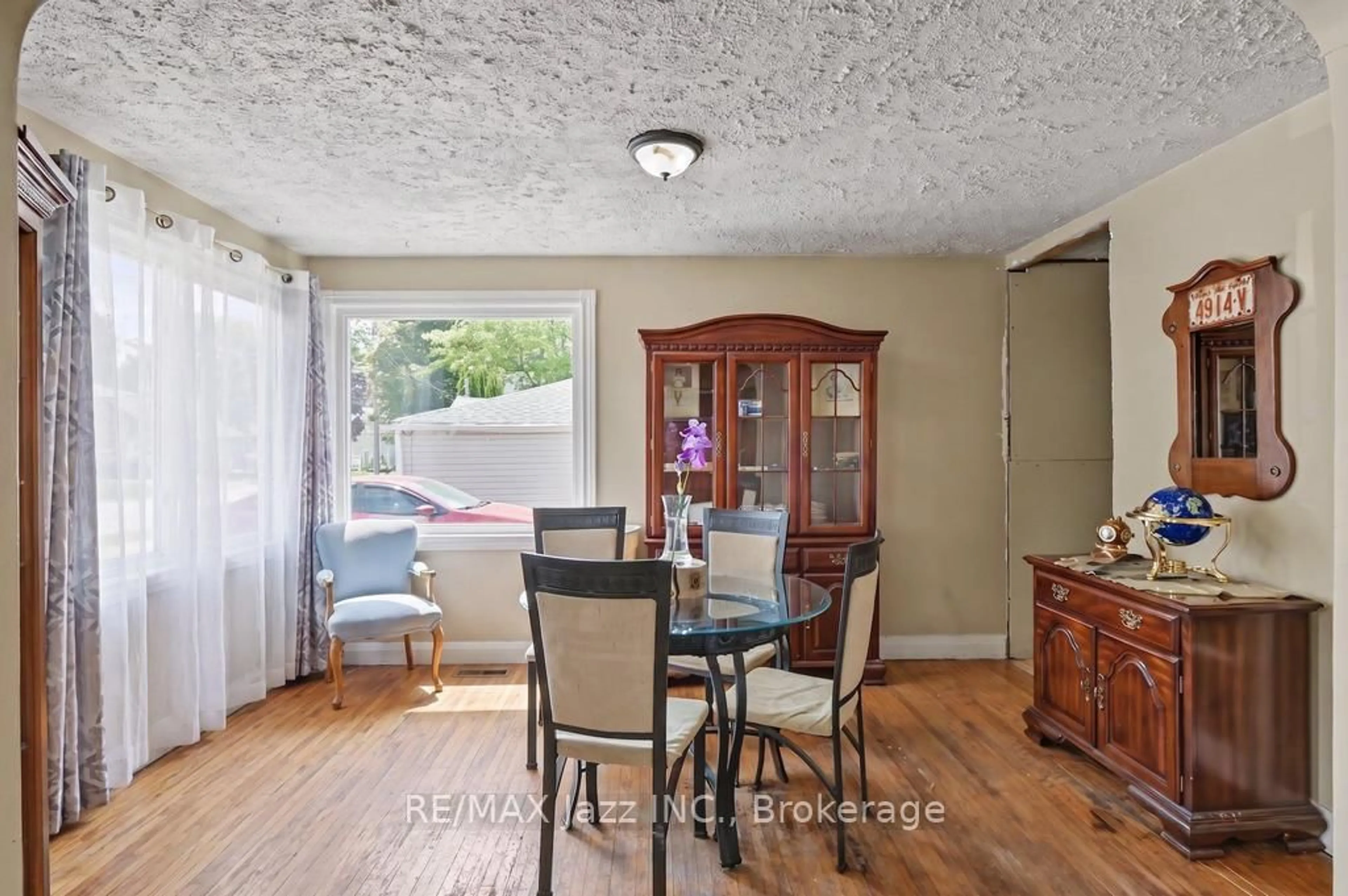 Dining room, wood/laminate floor for 14360 Old Scugog Rd, Scugog Ontario L0B 1B0