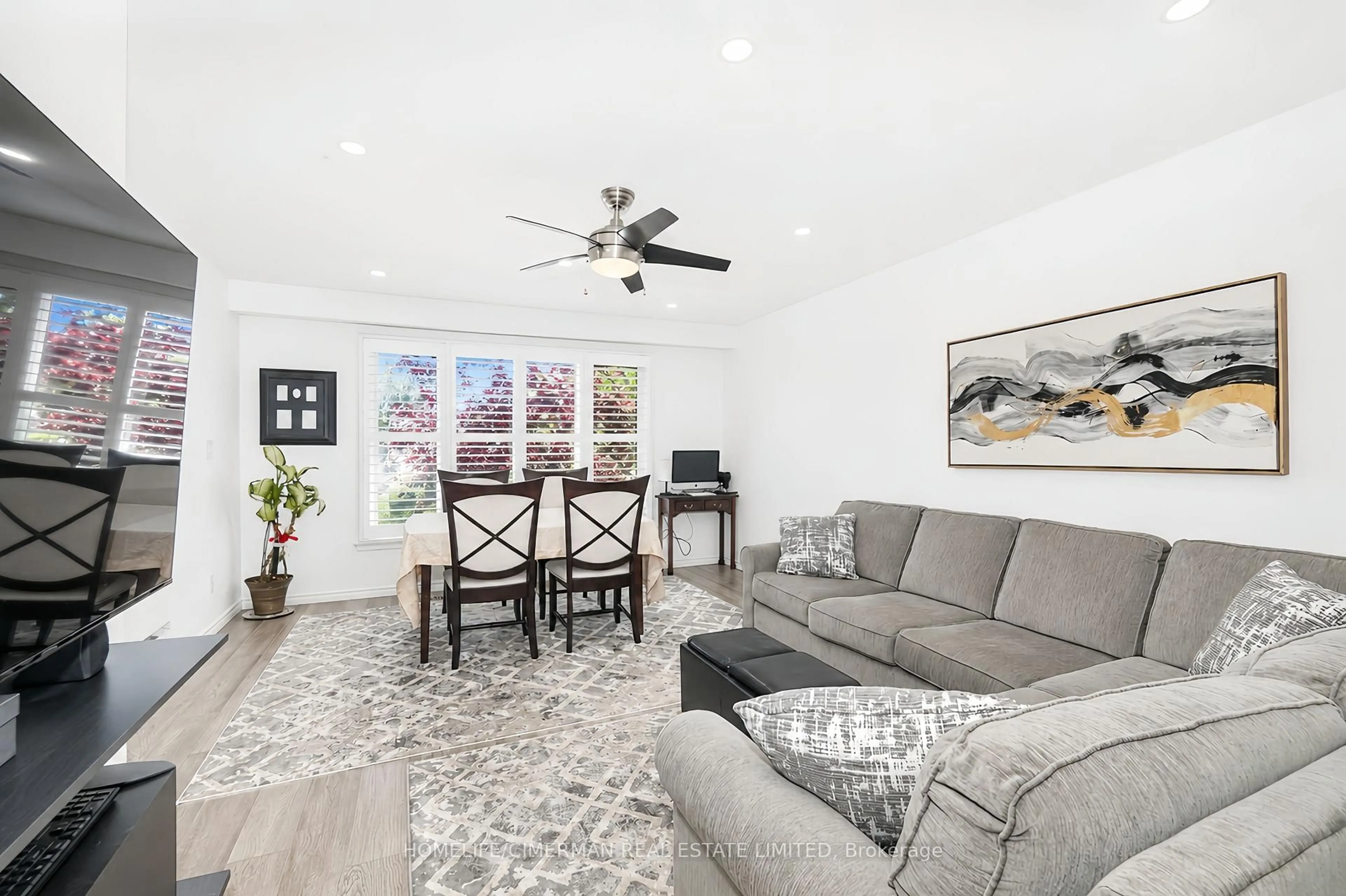 Living room with furniture, unknown for 20 Lawrence Cres, Clarington Ontario L1C 1J4