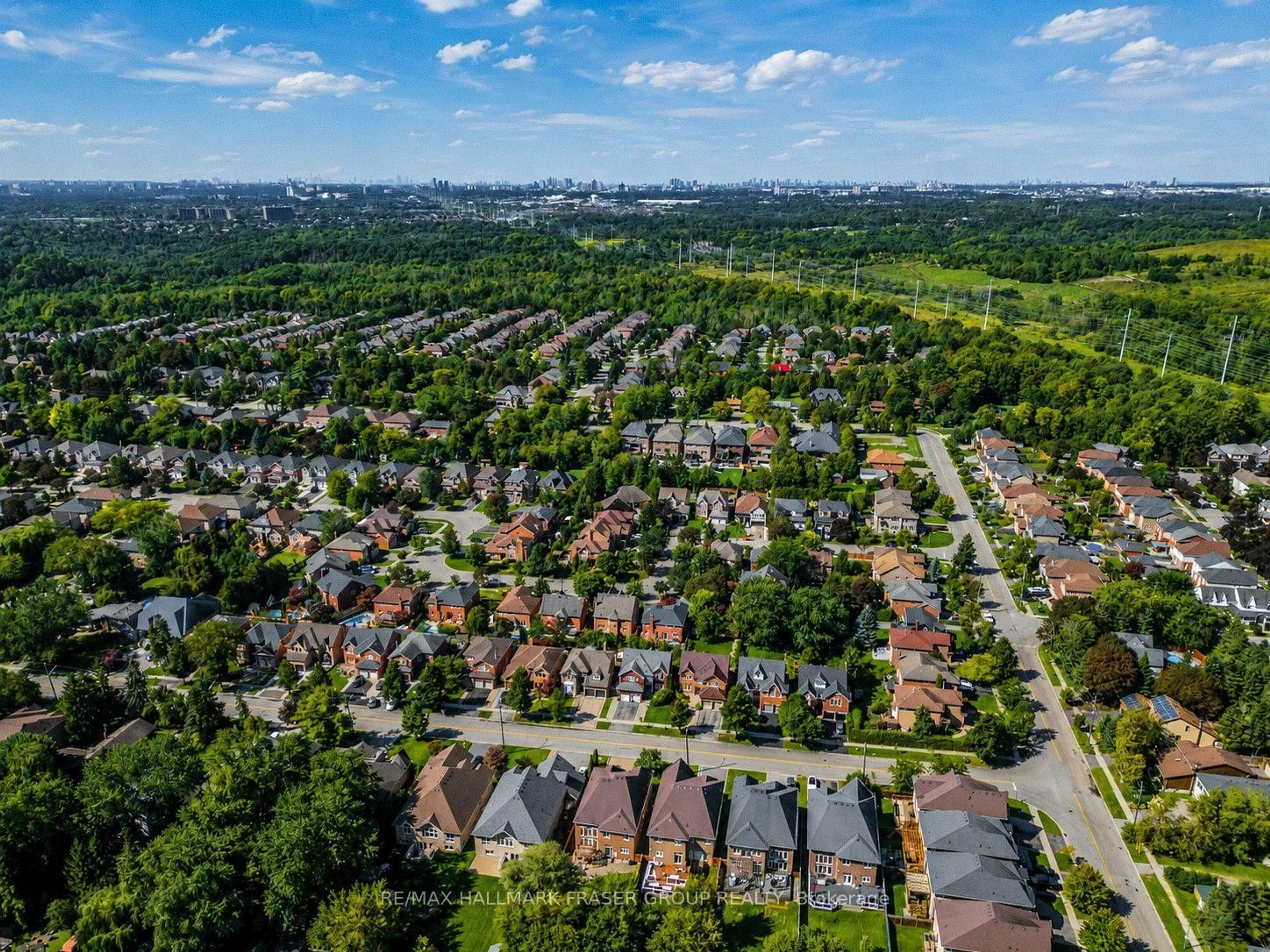 A pic from outside/outdoor area/front of a property/back of a property/a pic from drone, unknown for 1473 Sandhurst Cres, Pickering Ontario L1V 6Y7