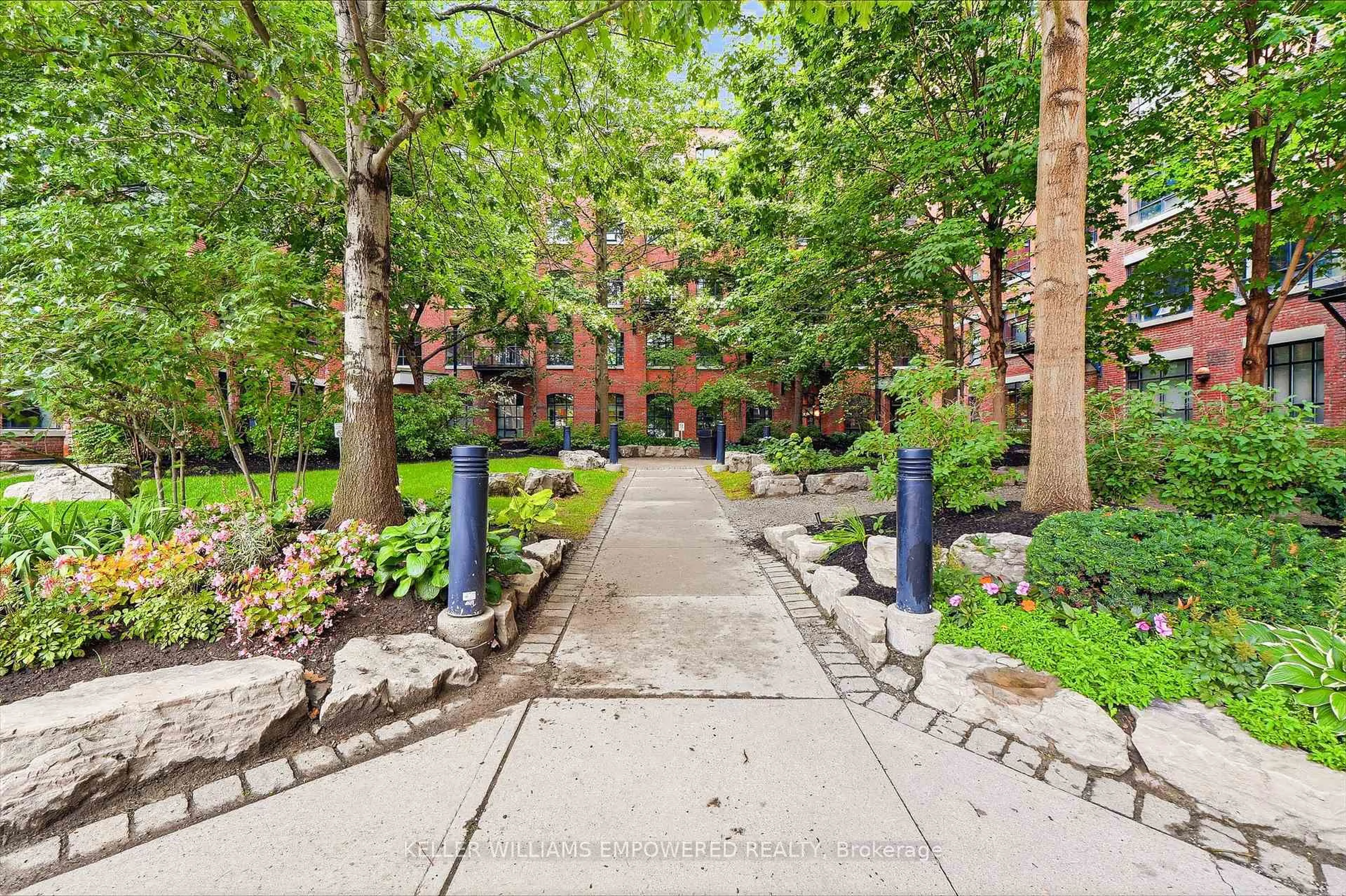Patio, street for 68 Broadview Ave #205, Toronto Ontario M4M 2E6