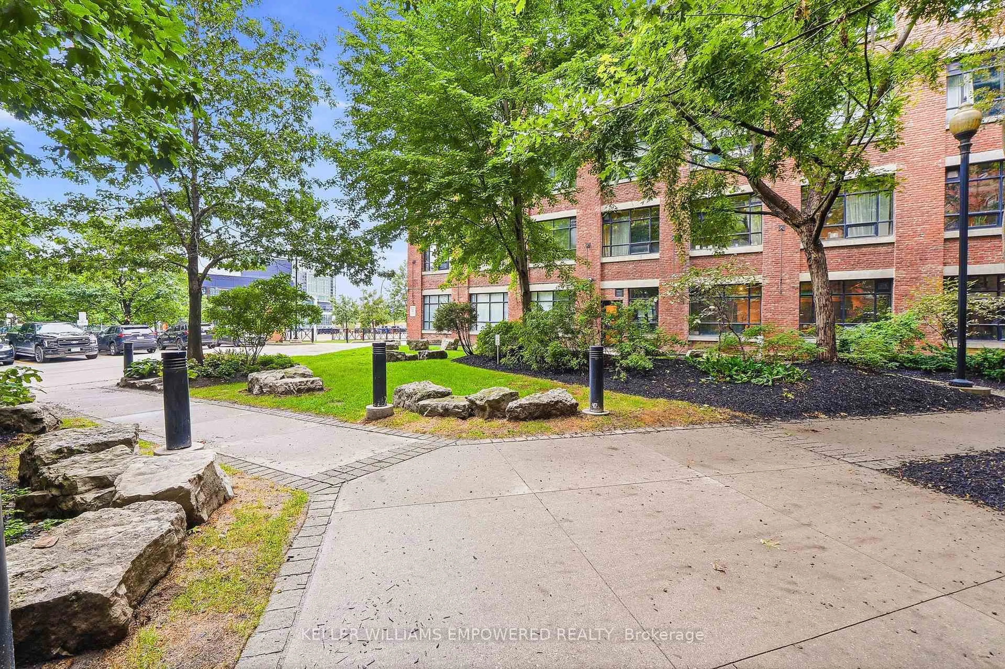 Patio, street for 68 Broadview Ave #205, Toronto Ontario M4M 2E6