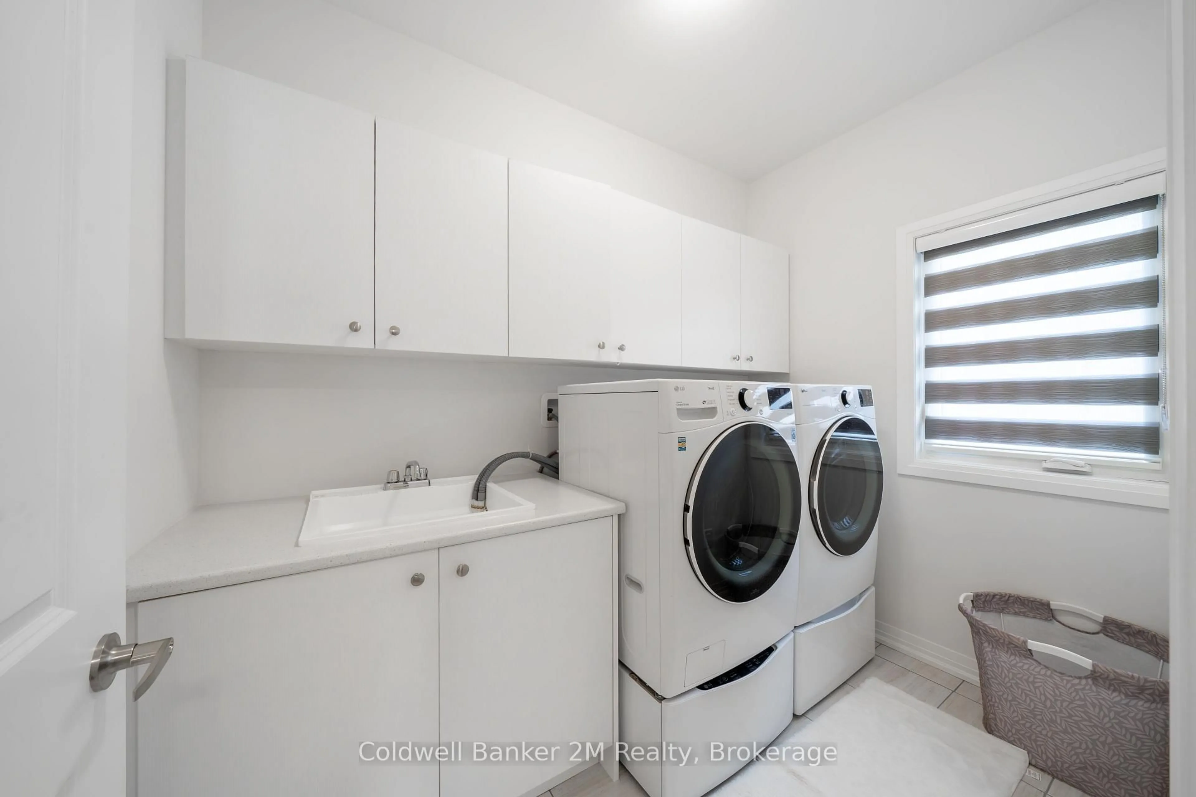 Laundry room for 136 Ogston Cres, Whitby Ontario L1P 0H3