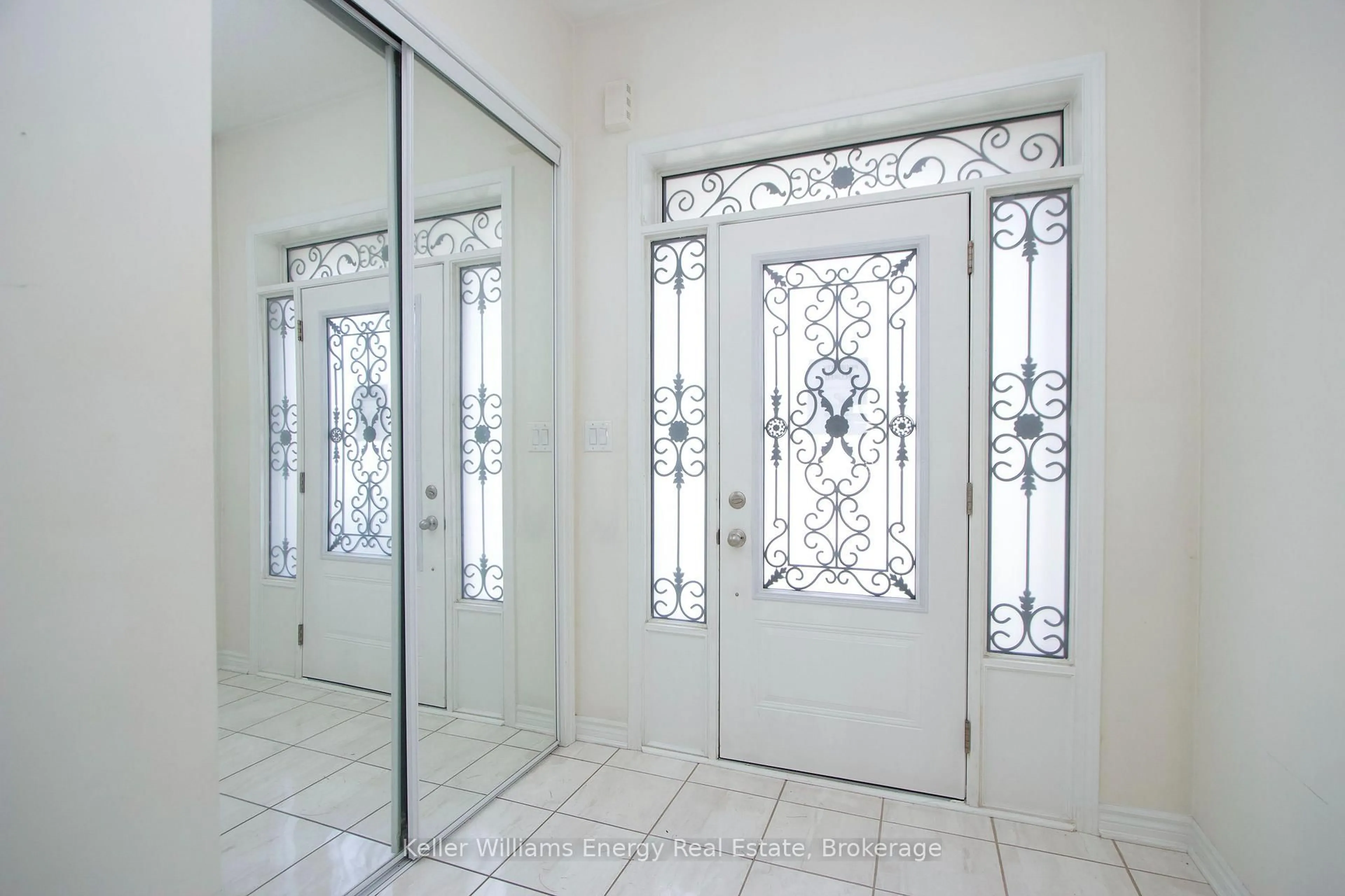 Indoor foyer for 56 Westfield Dr, Whitby Ontario L1P 0E9