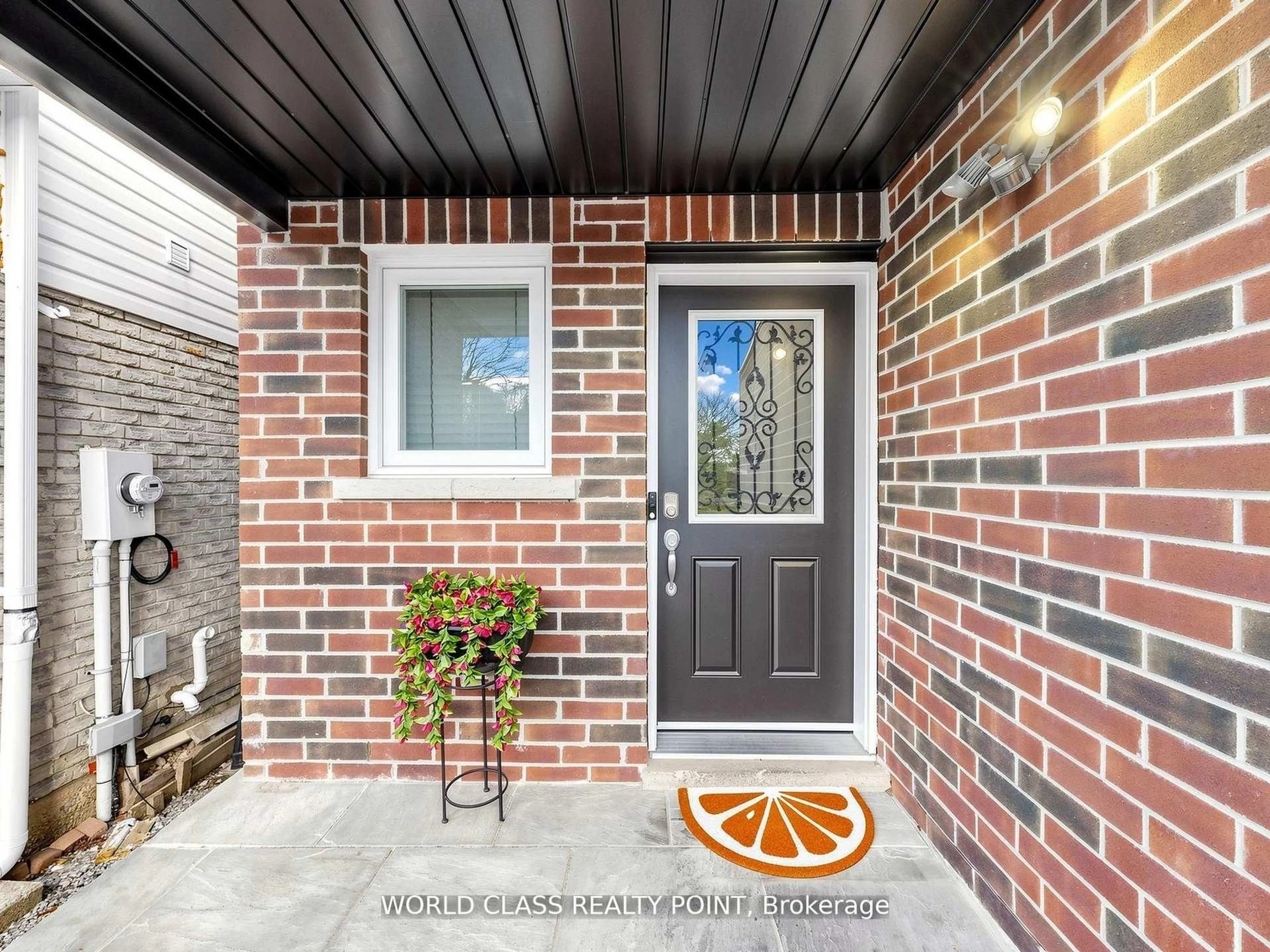 Home with brick exterior material, street for 1638 Norwill Cres, Oshawa Ontario L1G 7V2