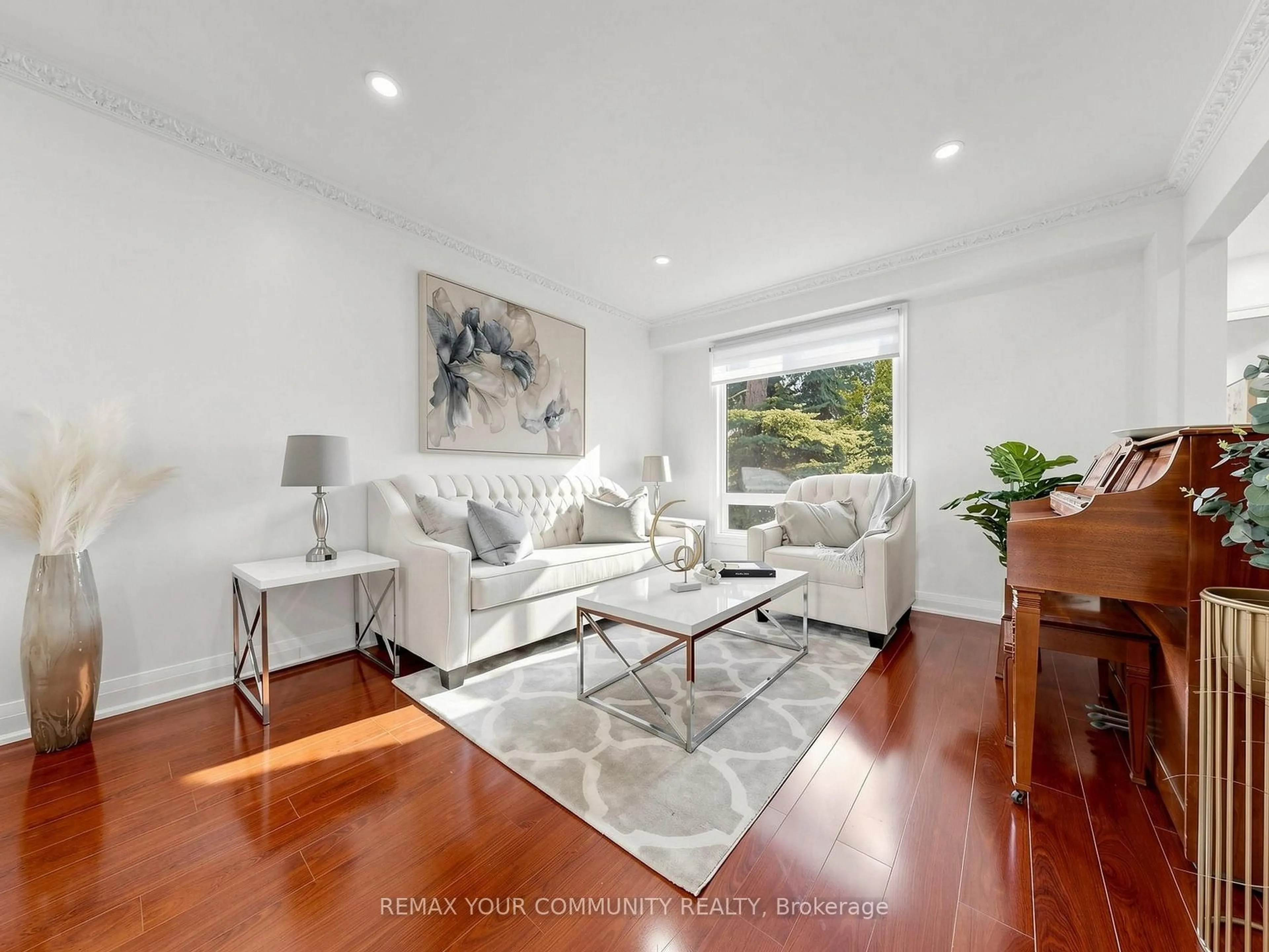 Living room with furniture, unknown for 59 Valley Stream Dr, Toronto Ontario M1V 2A4