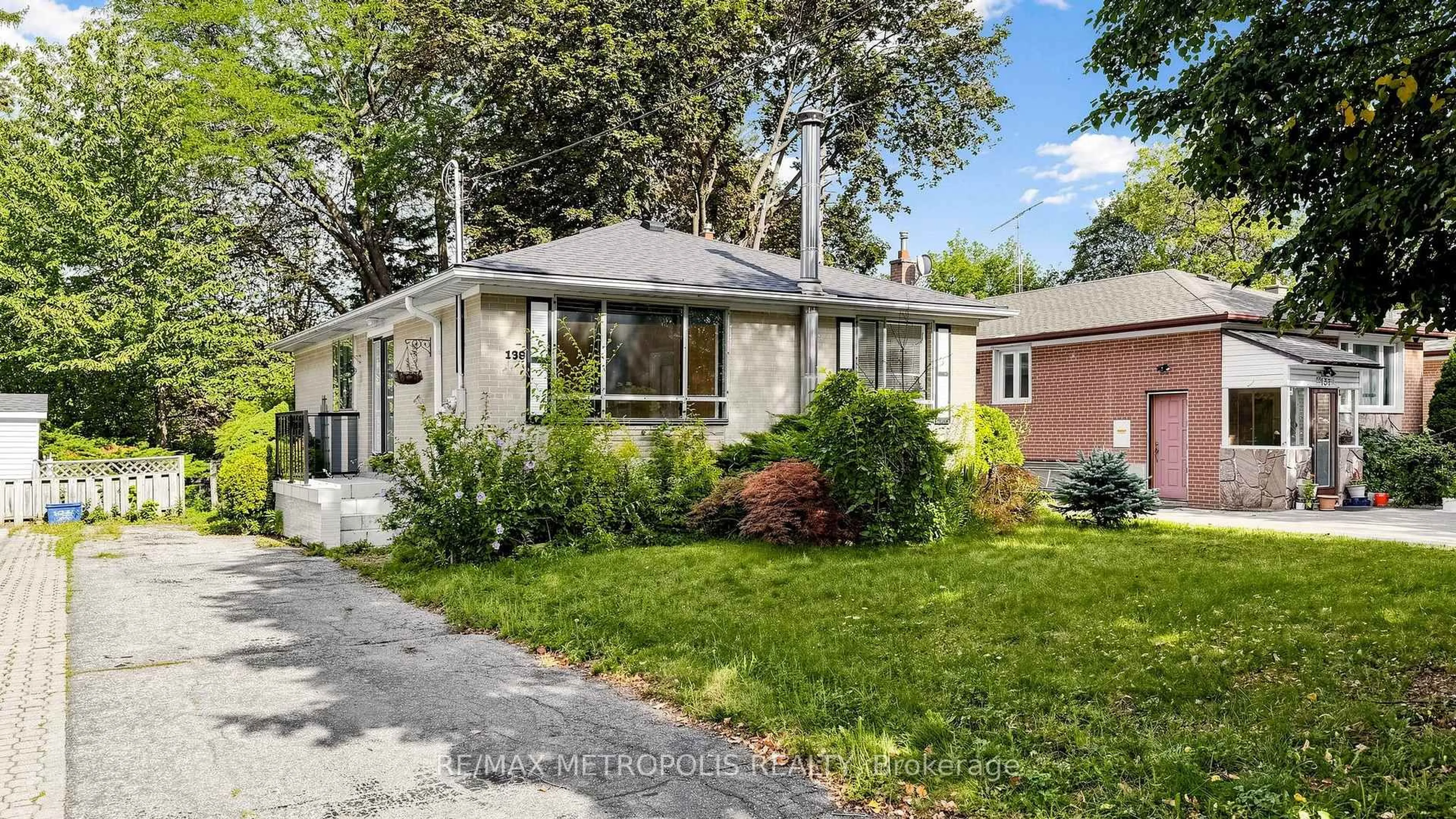 Home with vinyl exterior material, street for 139 Pandora Circ, Toronto Ontario M1H 1V8