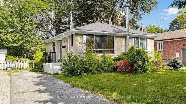 139 Pandora Circ, Toronto 3