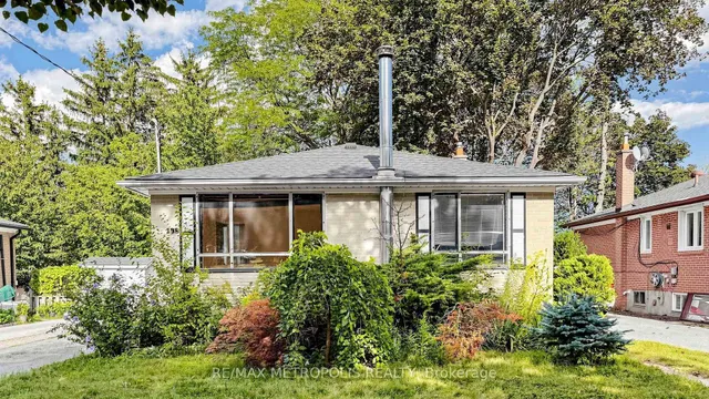139 Pandora Circ, Toronto 4