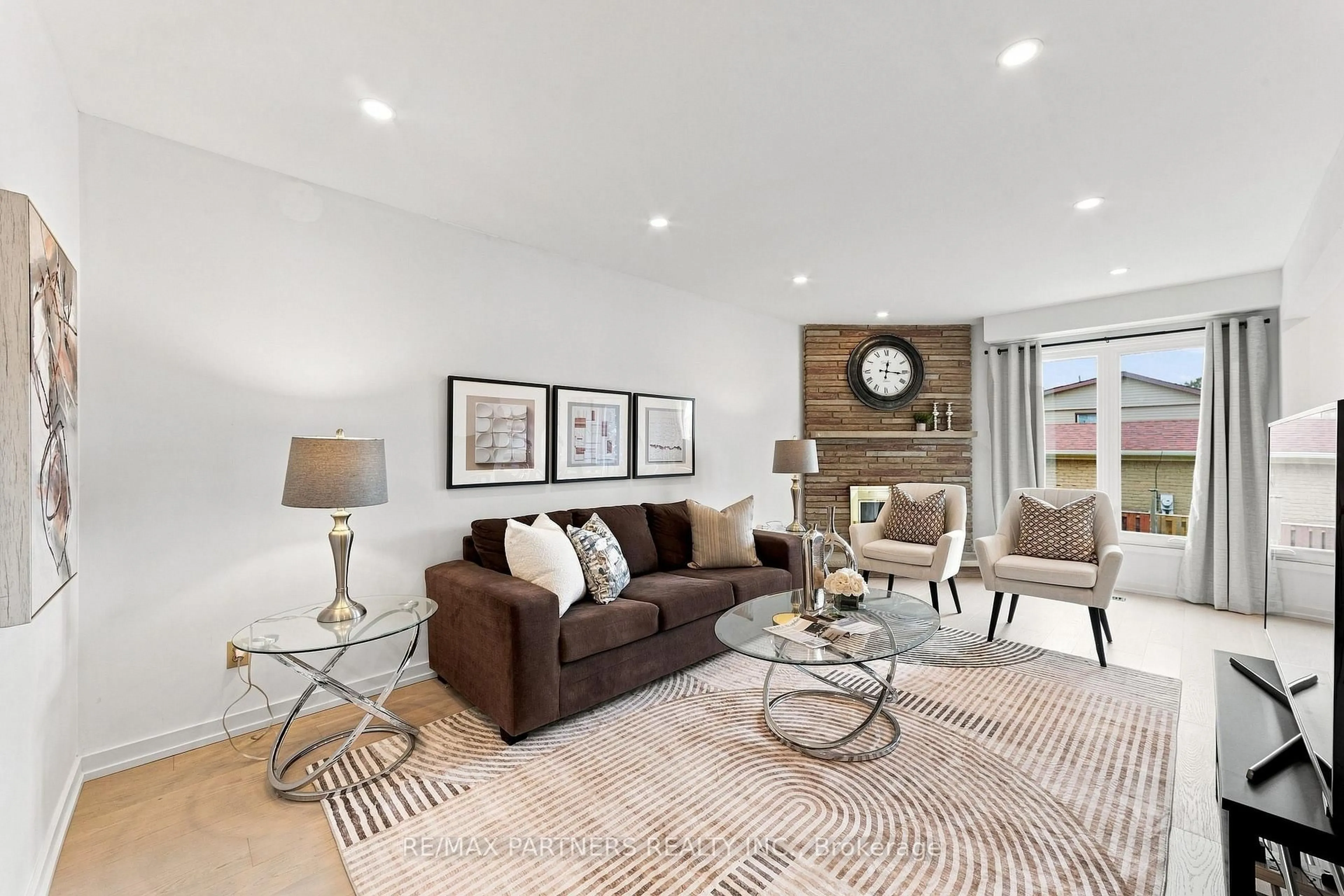 Living room with furniture, unknown for 26 Blue Eagle Tr, Toronto Ontario M1V 1V9