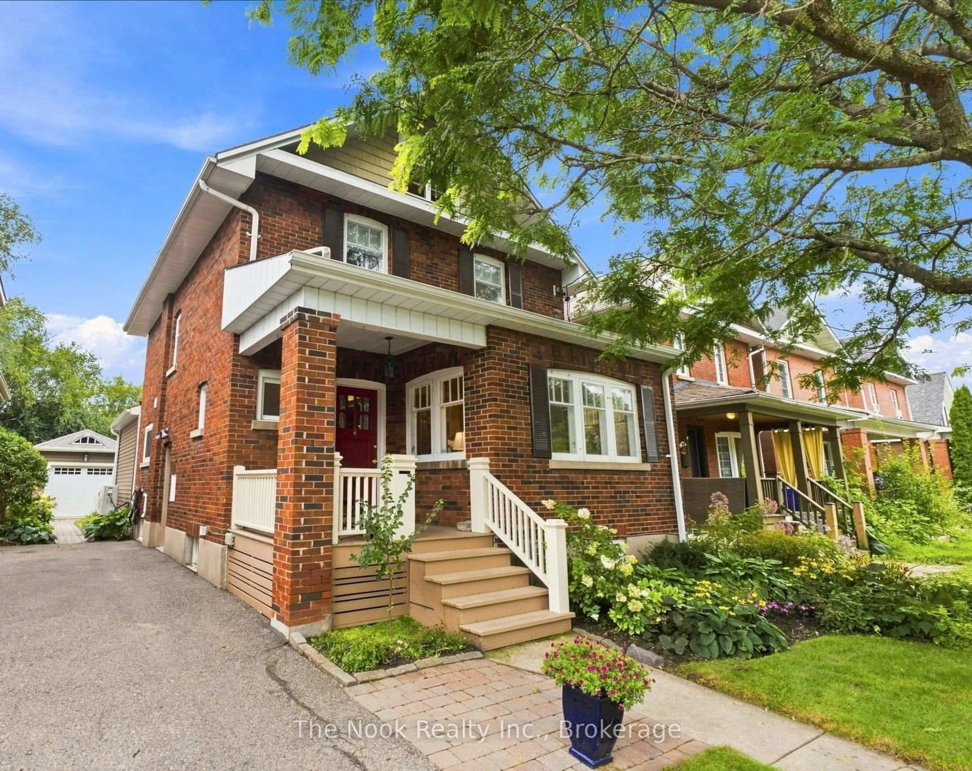 Home with brick exterior material, street for 21 Westmoreland Ave, Oshawa Ontario L1G 2M9