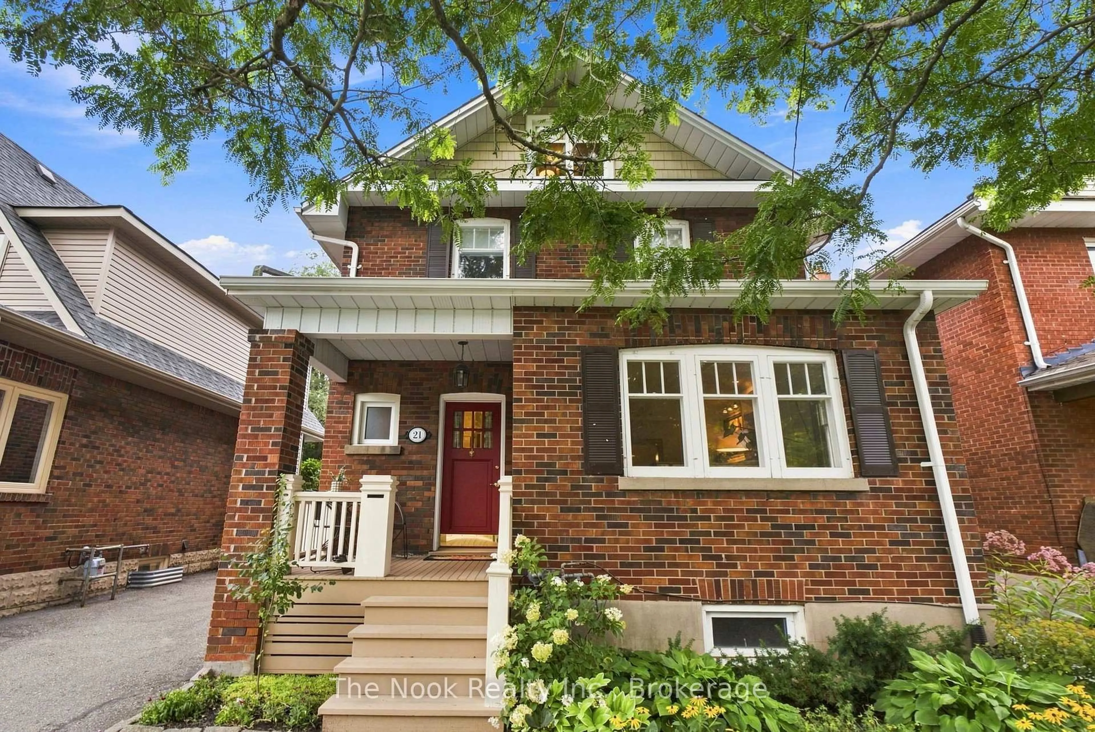 Home with brick exterior material, street for 21 Westmoreland Ave, Oshawa Ontario L1G 2M9