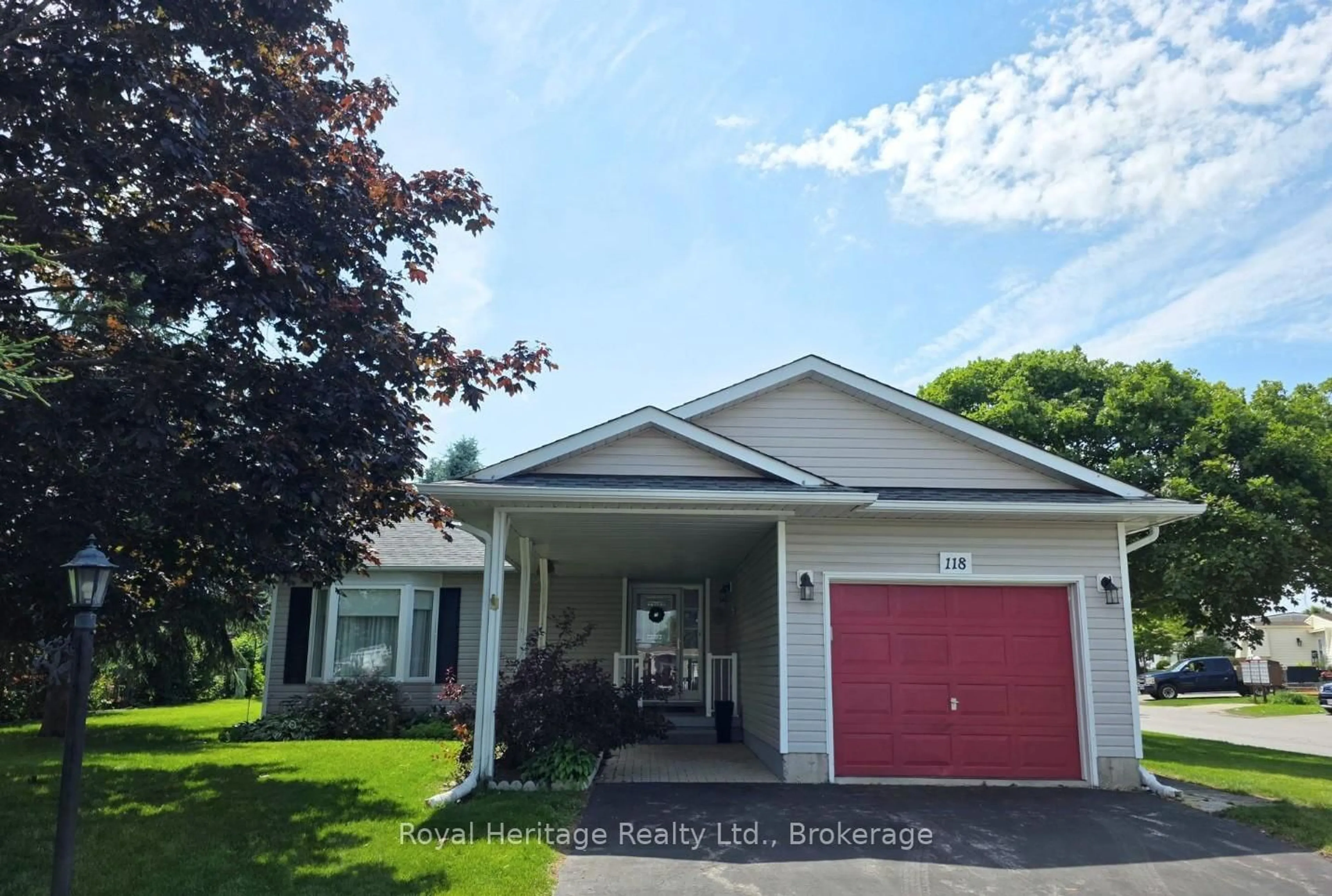 Home with vinyl exterior material, unknown for 118 Bluffs Rd, Clarington Ontario L1B 1A8