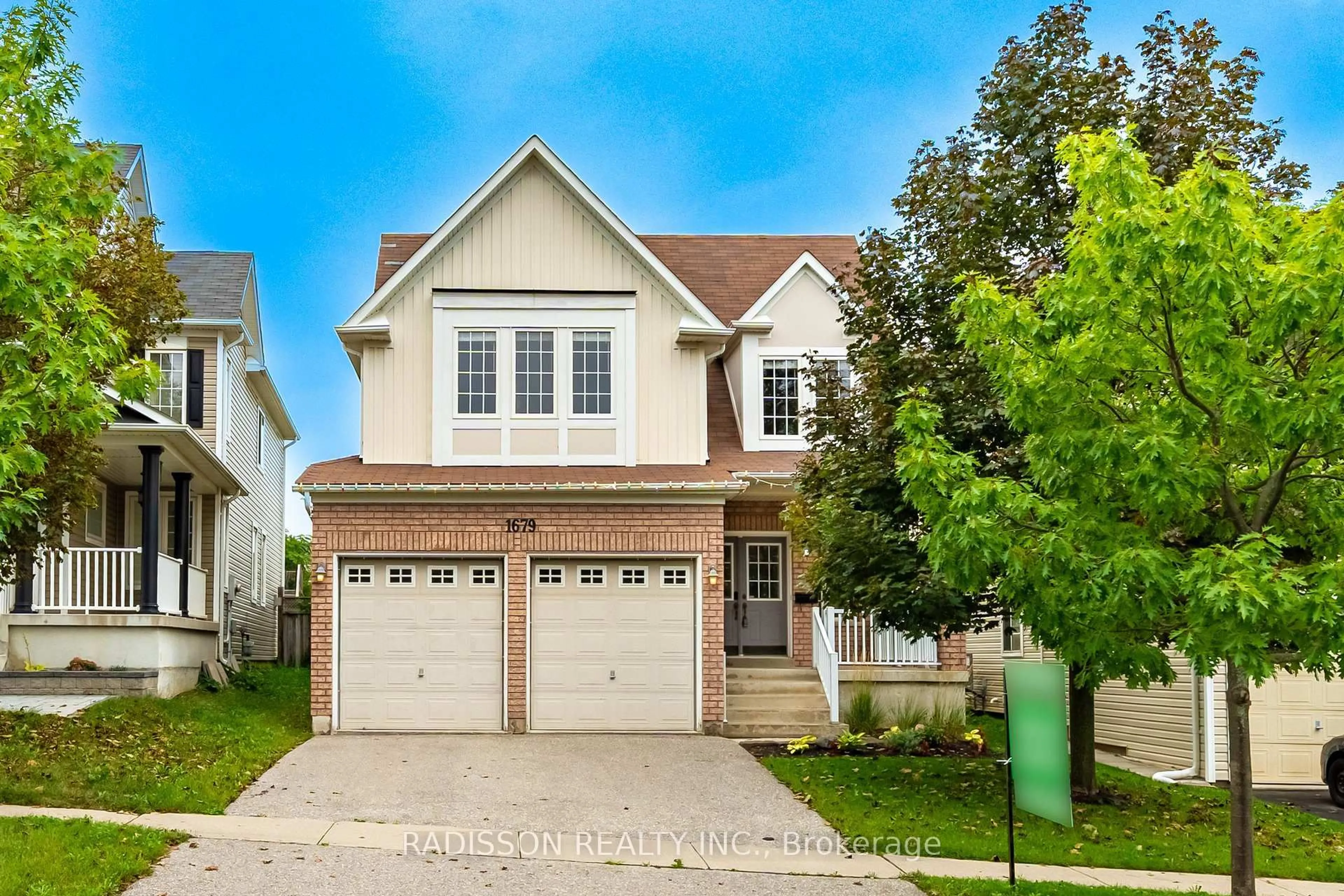 Home with vinyl exterior material, street for 1679 Arborwood Dr, Oshawa Ontario L1K 0H2