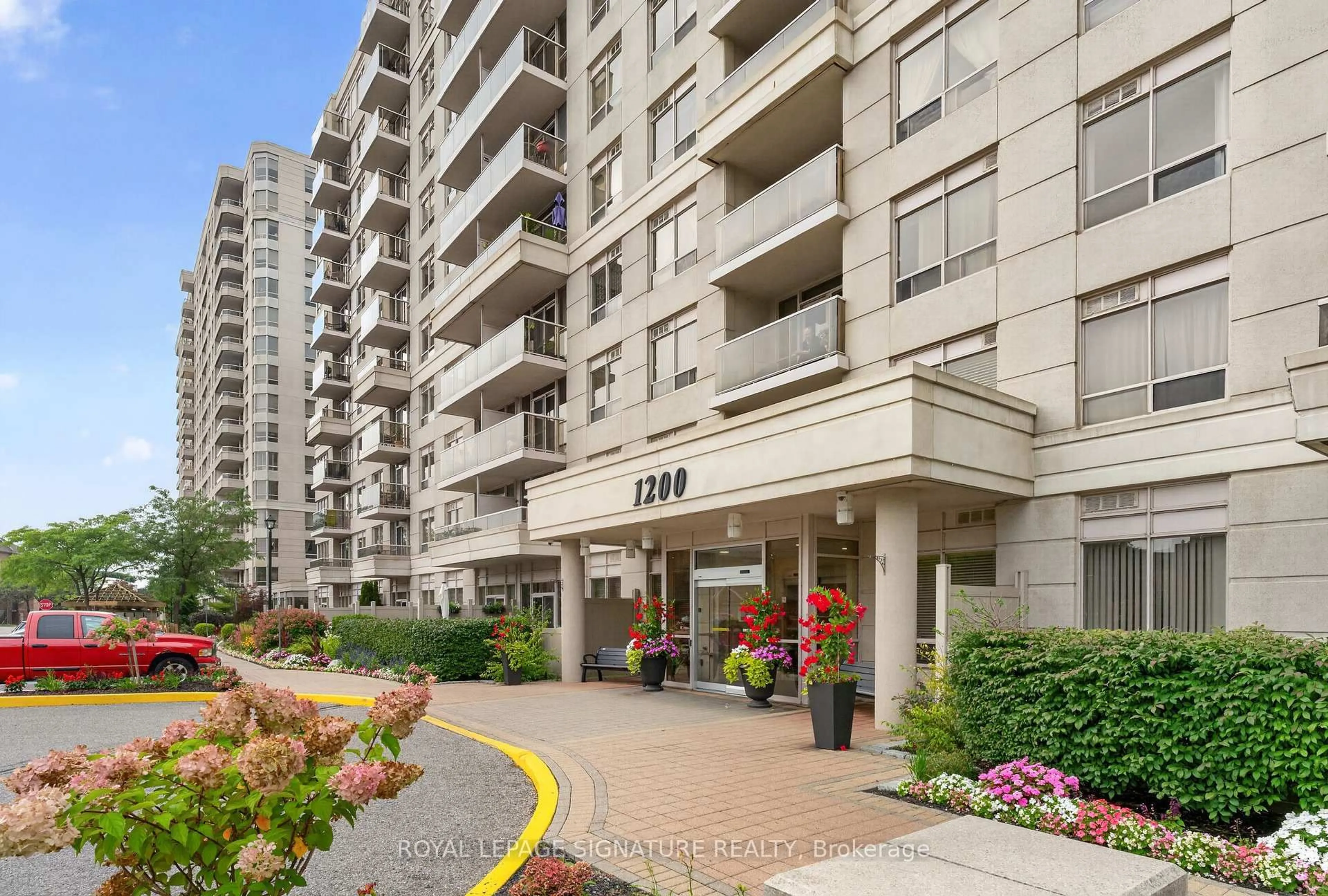 Indoor foyer for 1200 The Esplanade Rd #610, Pickering Ontario L1V 6V3
