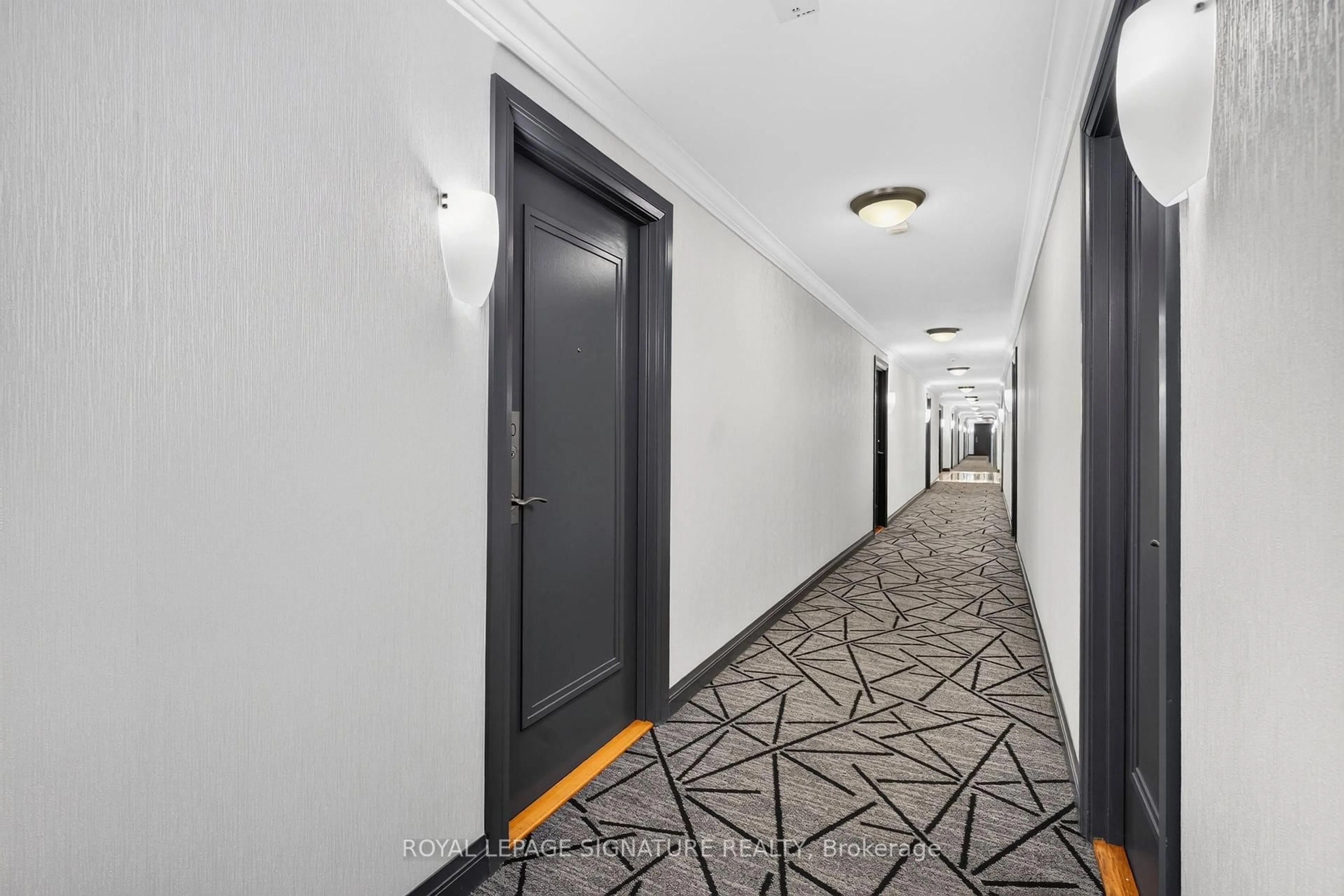 Indoor foyer for 1200 The Esplanade Rd #610, Pickering Ontario L1V 6V3