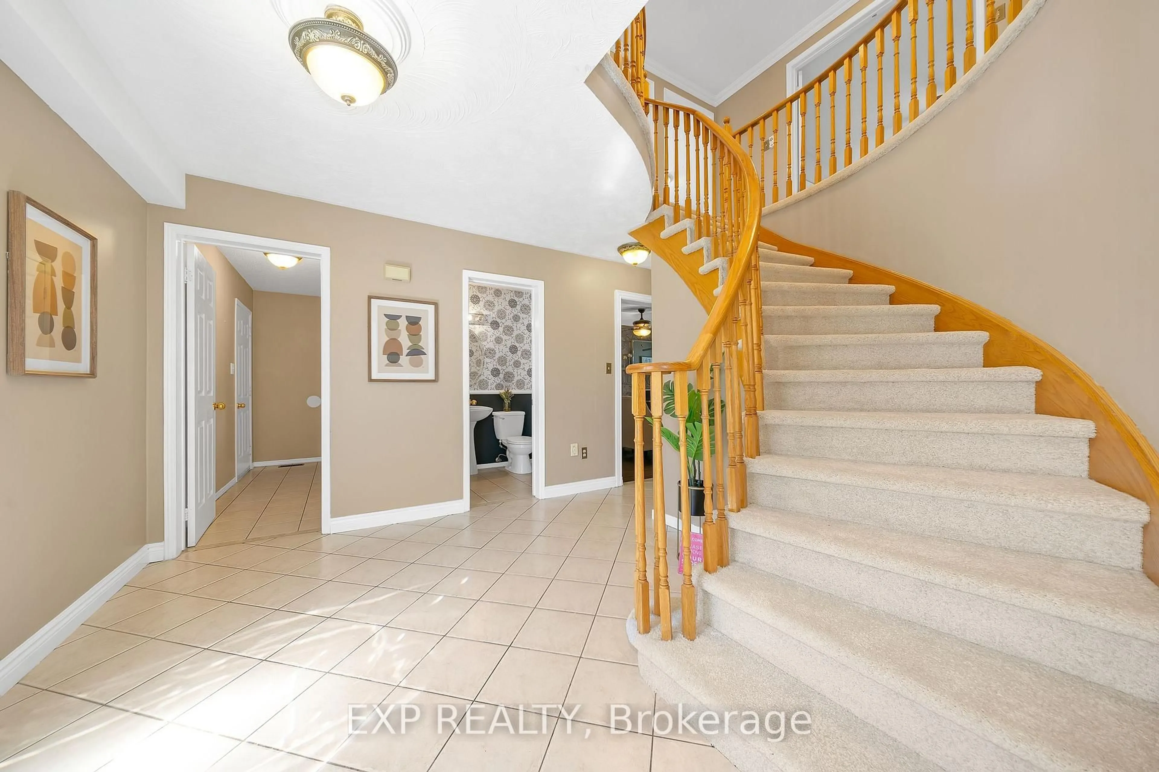 Indoor foyer for 955 Snowbird St, Oshawa Ontario L1J 8J8