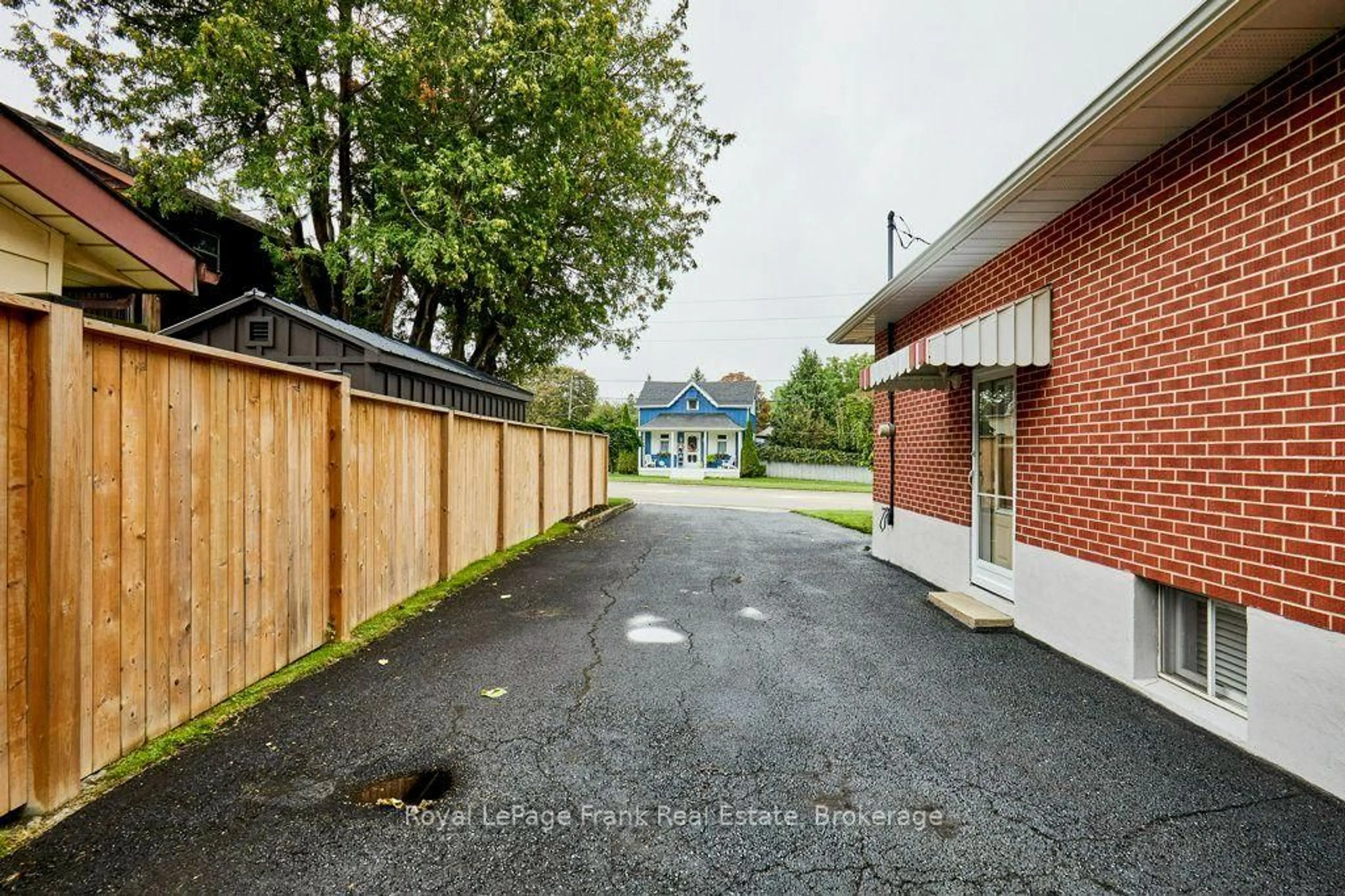 Patio, street for 15111 Simcoe St, Scugog Ontario L9L 1J5