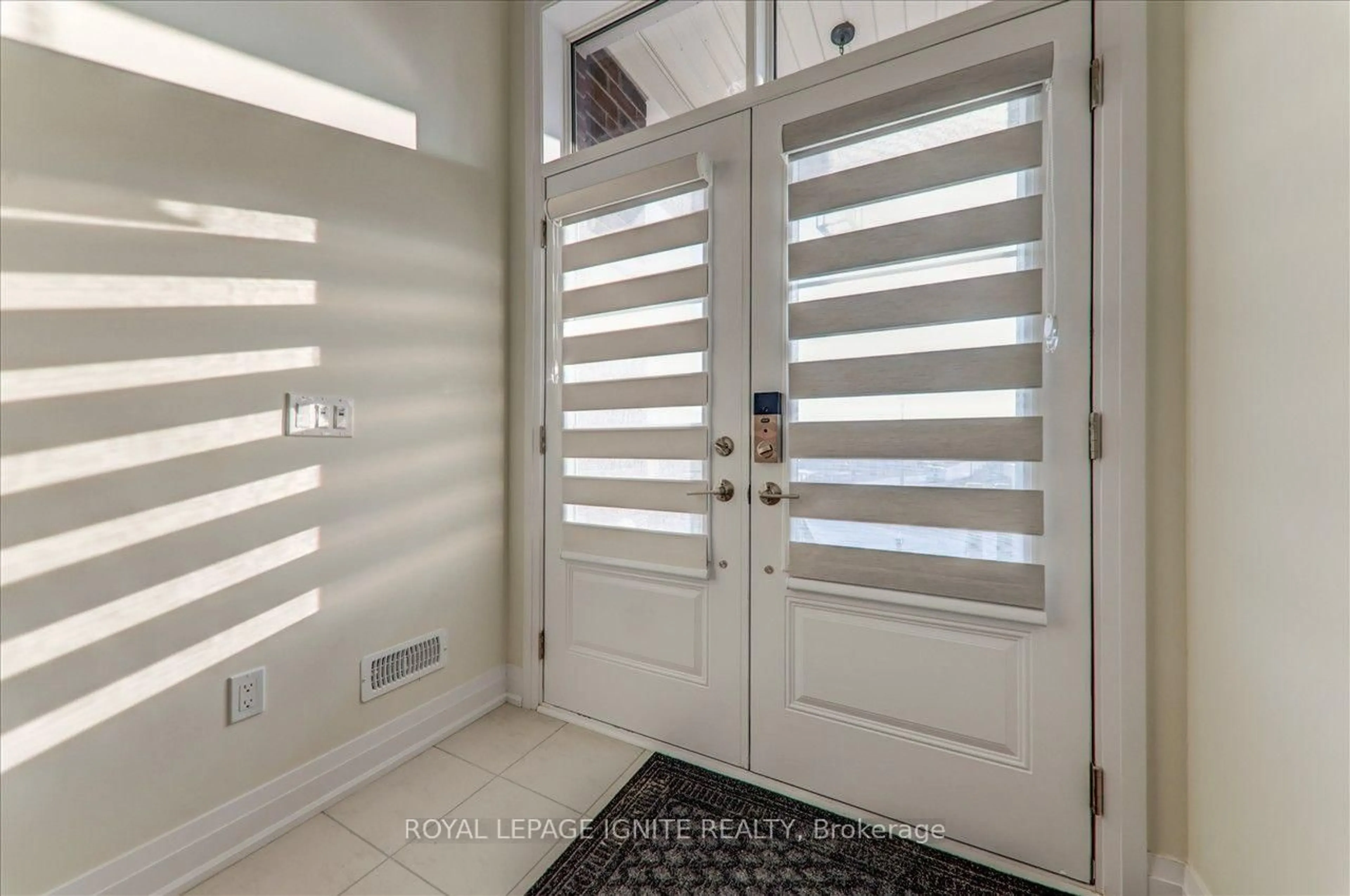 Indoor entryway for 2815 Albatross Way, Pickering Ontario L1X 0P6