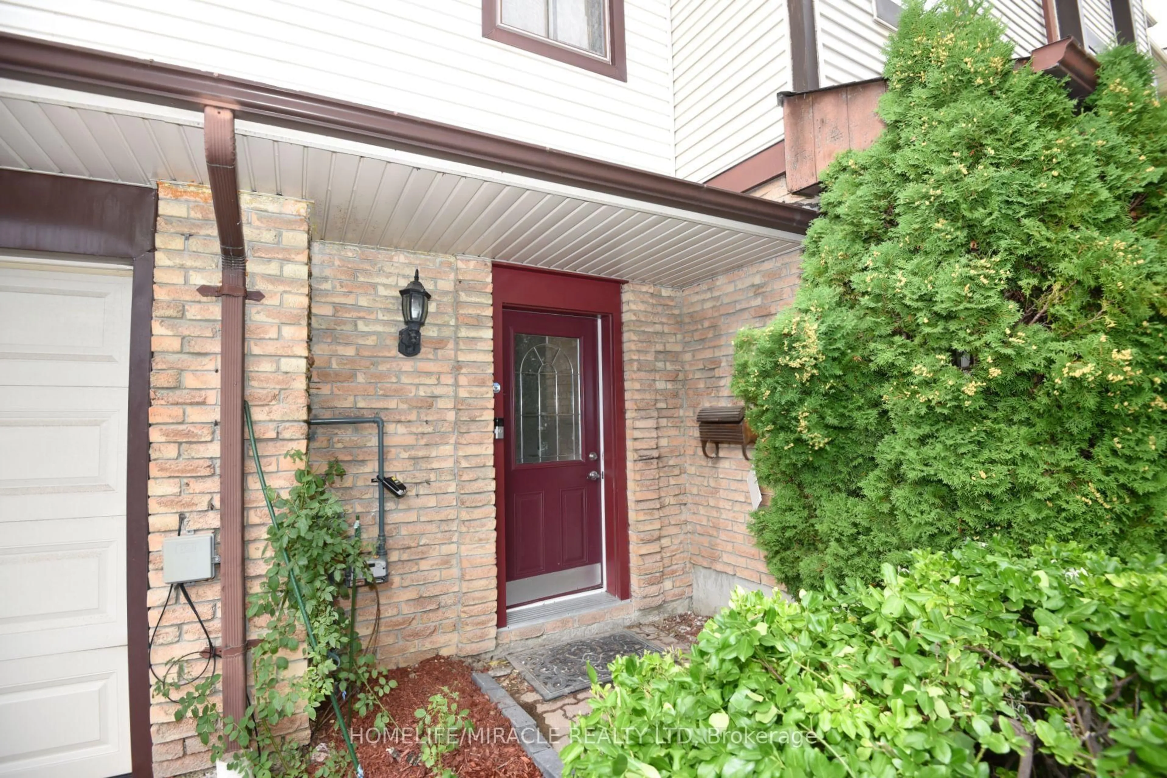 Unknown for 1338 Brands Crt, Pickering Ontario L1V 2V4