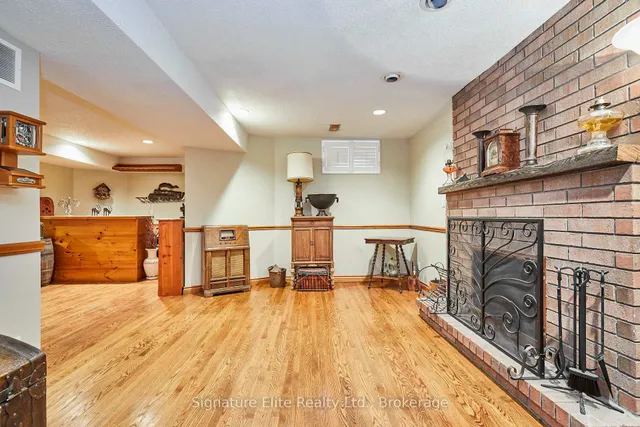 4 Camor Crt, Toronto 2