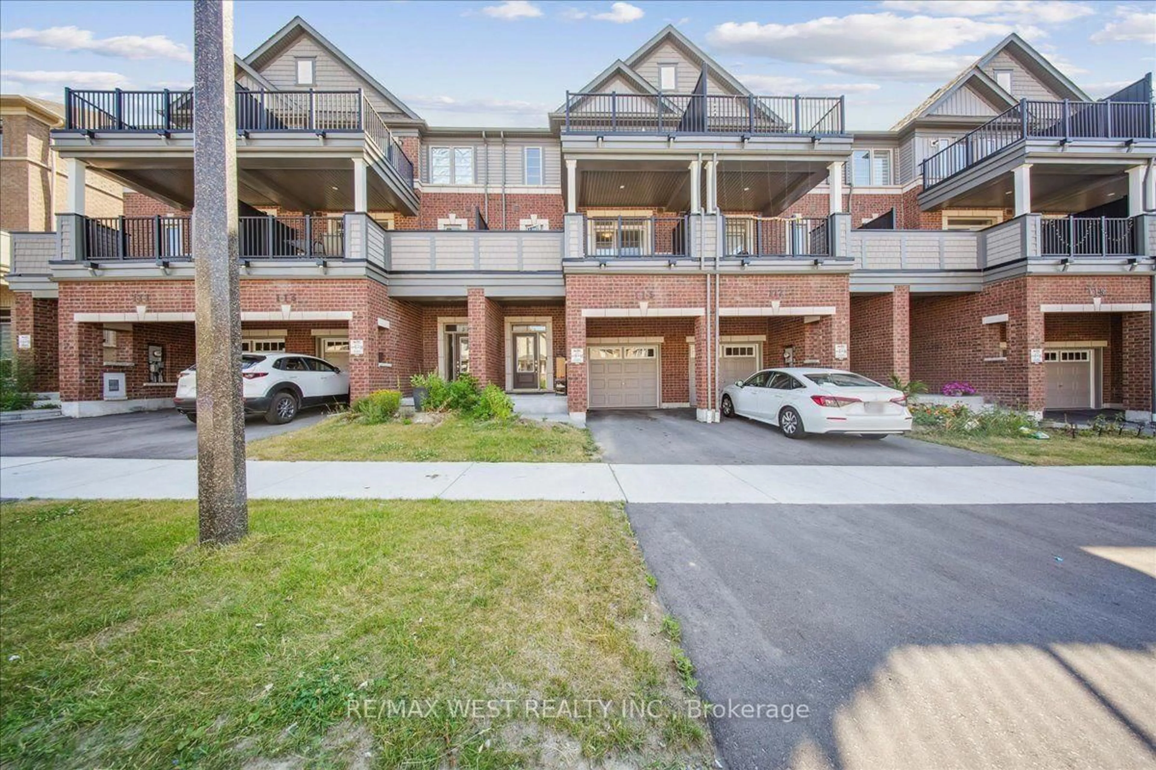 A pic from outside/outdoor area/front of a property/back of a property/a pic from drone, unknown for 115 Air Dancer Cres, Oshawa Ontario L1L 0V3