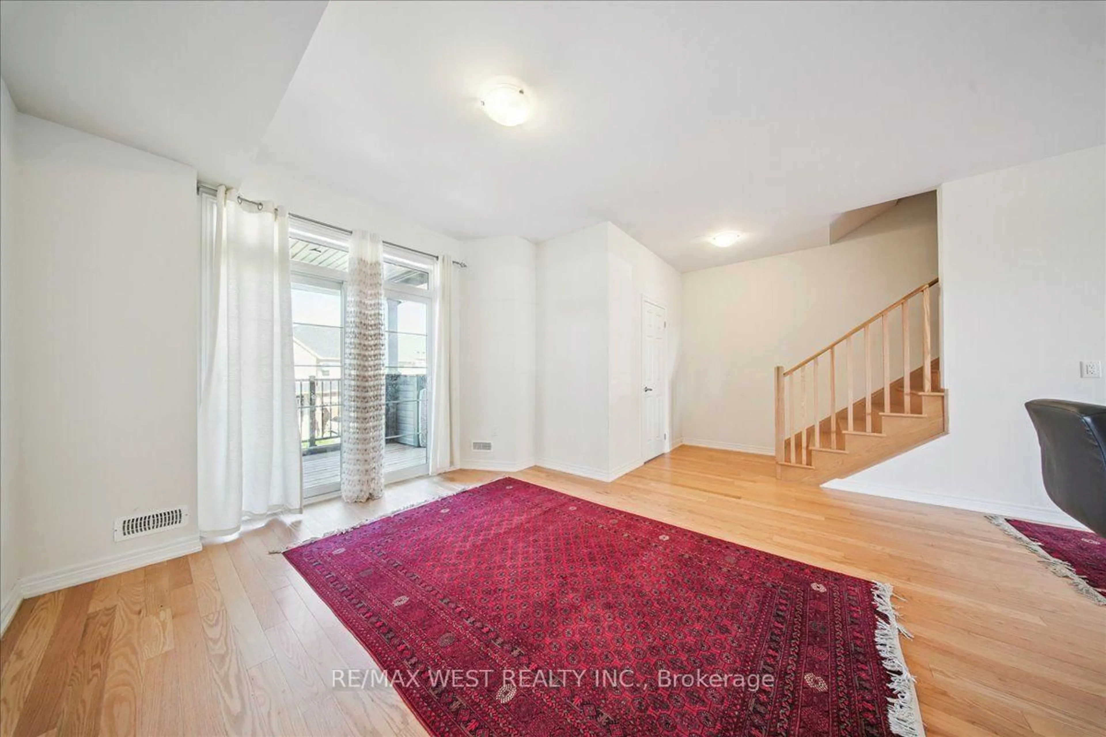Unknown for 115 Air Dancer Cres, Oshawa Ontario L1L 0V3