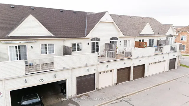 111 Civic Centre Dr, Whitby 2