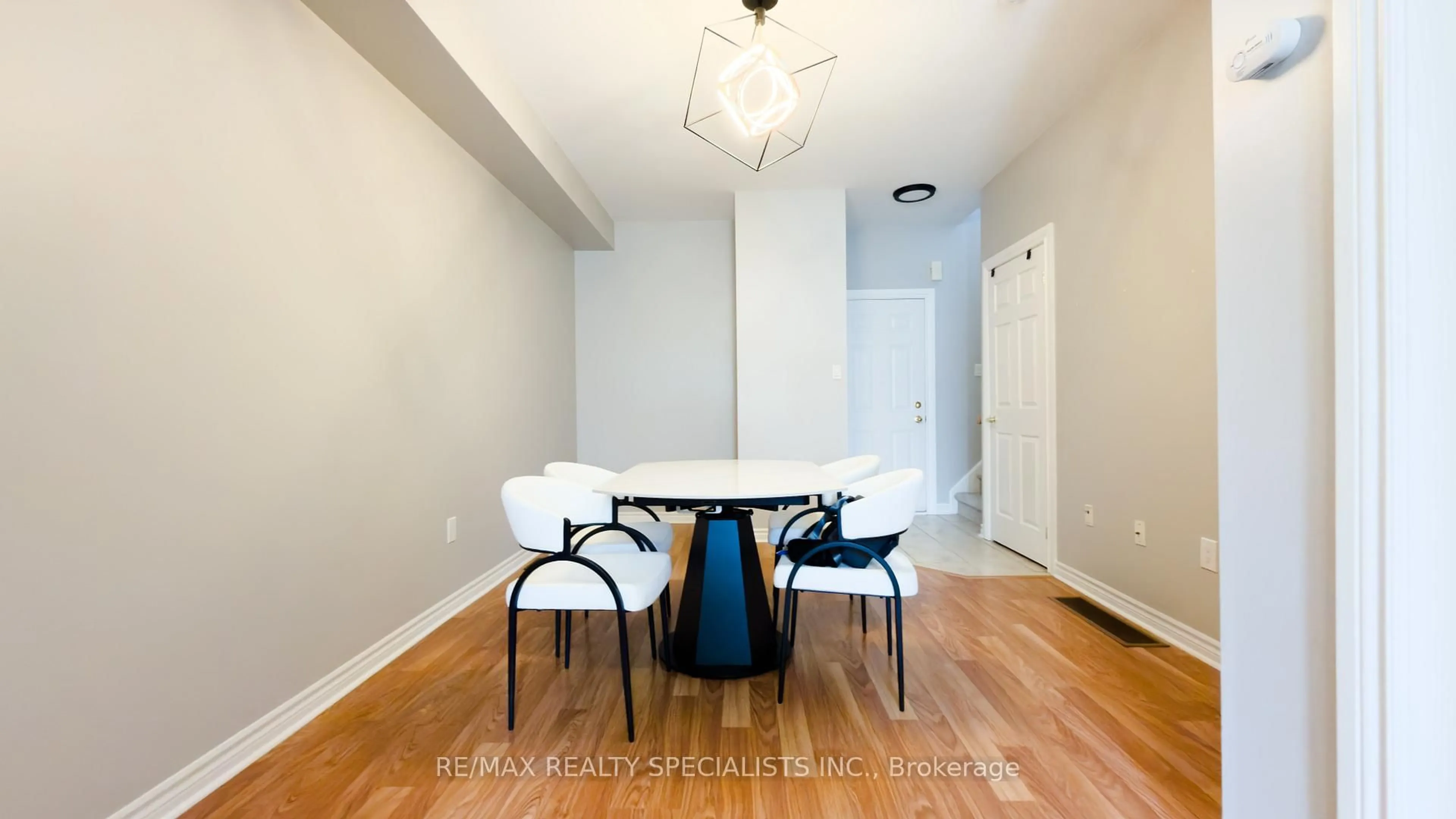 Dining room, wood/laminate floor for 111 Civic Centre Dr, Whitby Ontario L1R 0C8