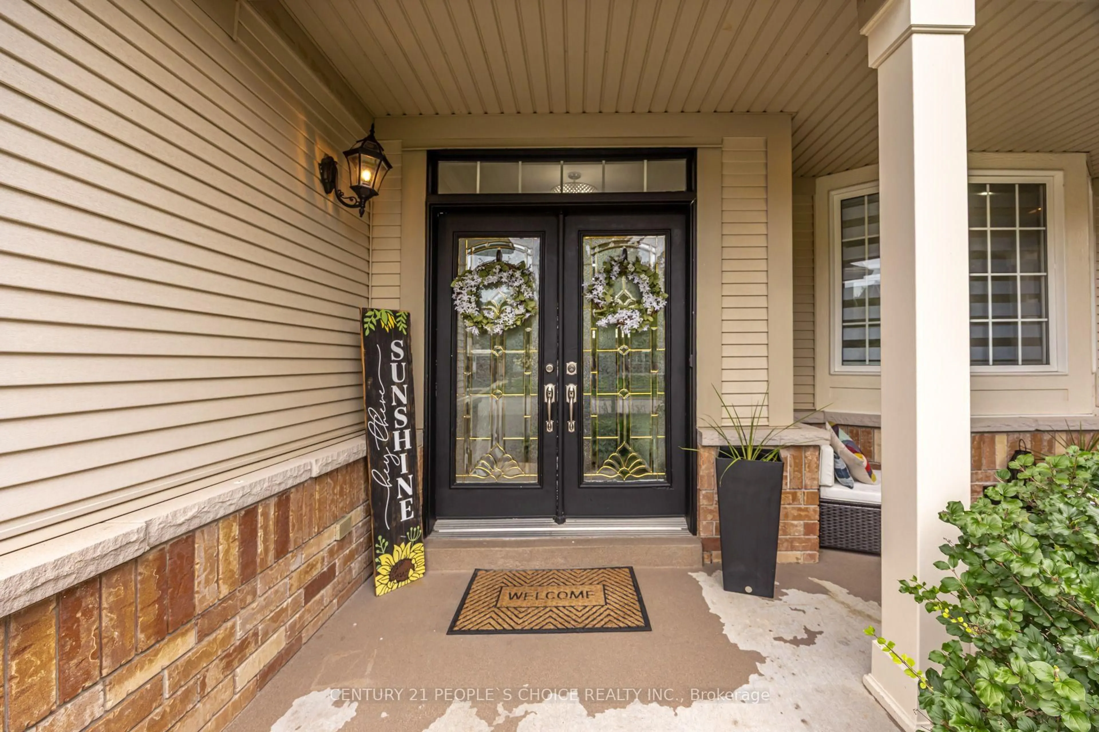 Indoor entryway for 43 Jennings Dr, Clarington Ontario L1C 0C2