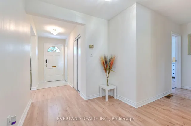 52 Fairglen Ave, Toronto 3