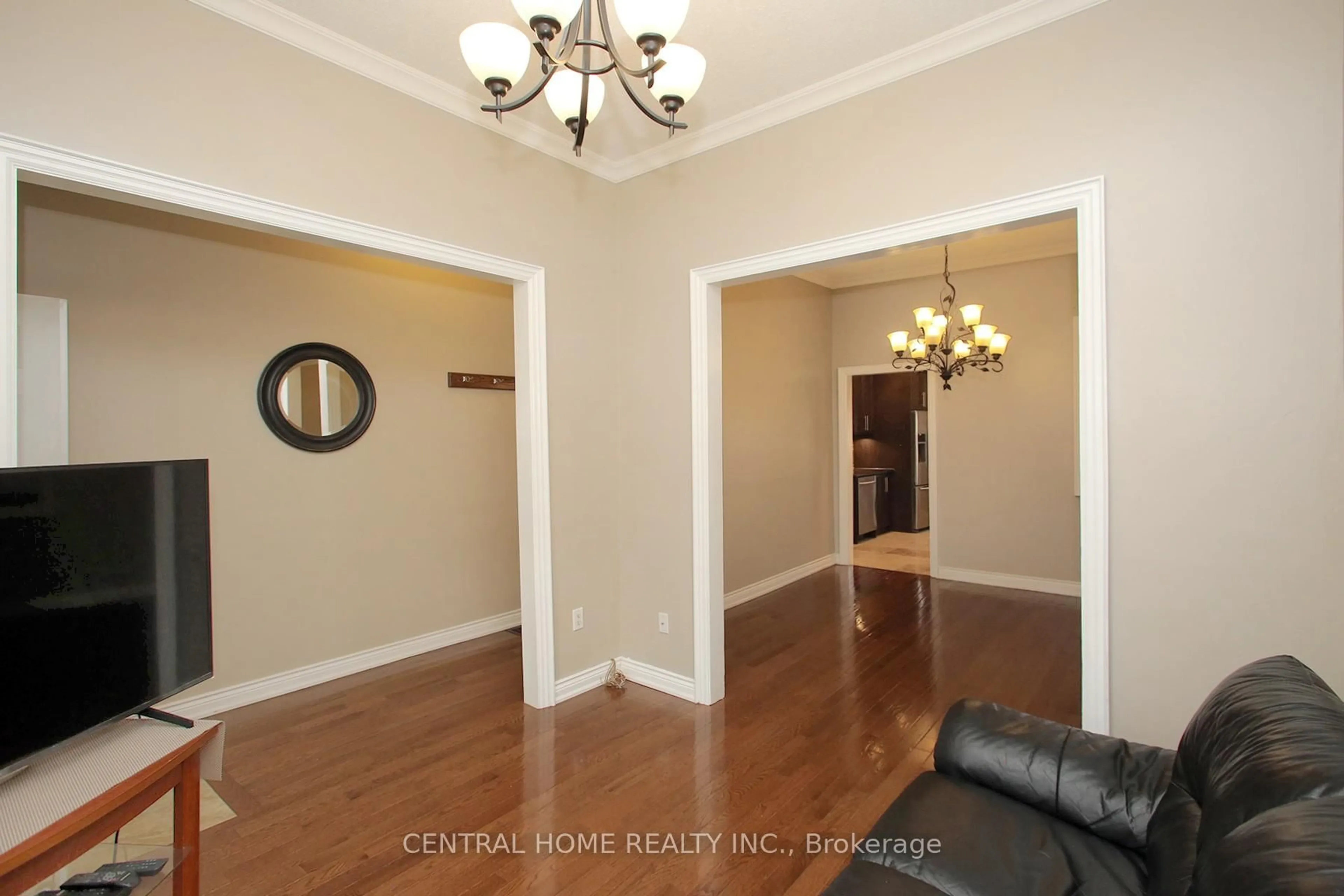 Indoor entryway for 106 Carlaw Ave, Toronto Ontario M4M 2R7