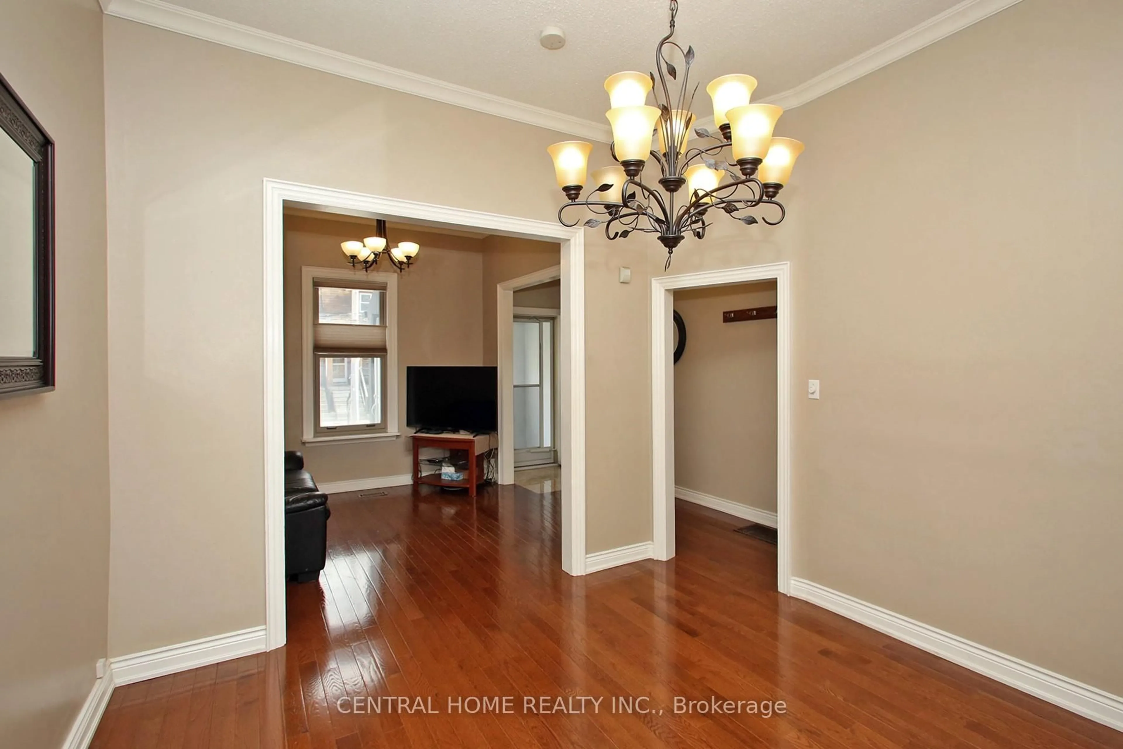 Unknown for 106 Carlaw Ave, Toronto Ontario M4M 2R7